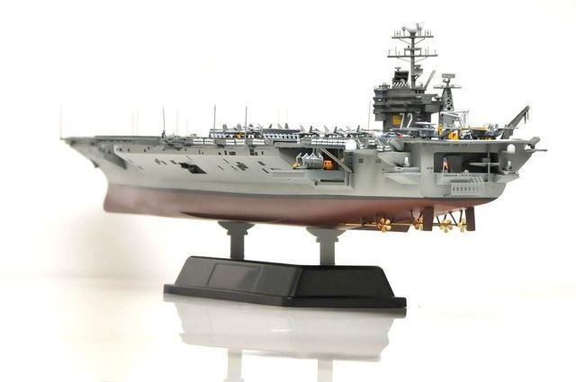 模型】アメリカの航空母艦はでかい ～トランぺッター 1/700