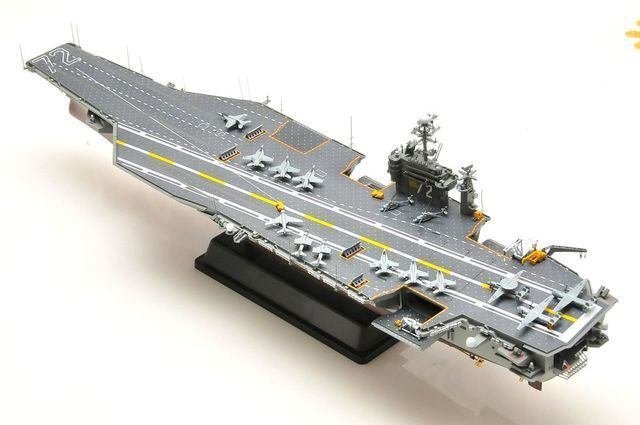 模型】アメリカの航空母艦はでかい ～トランぺッター 1/700