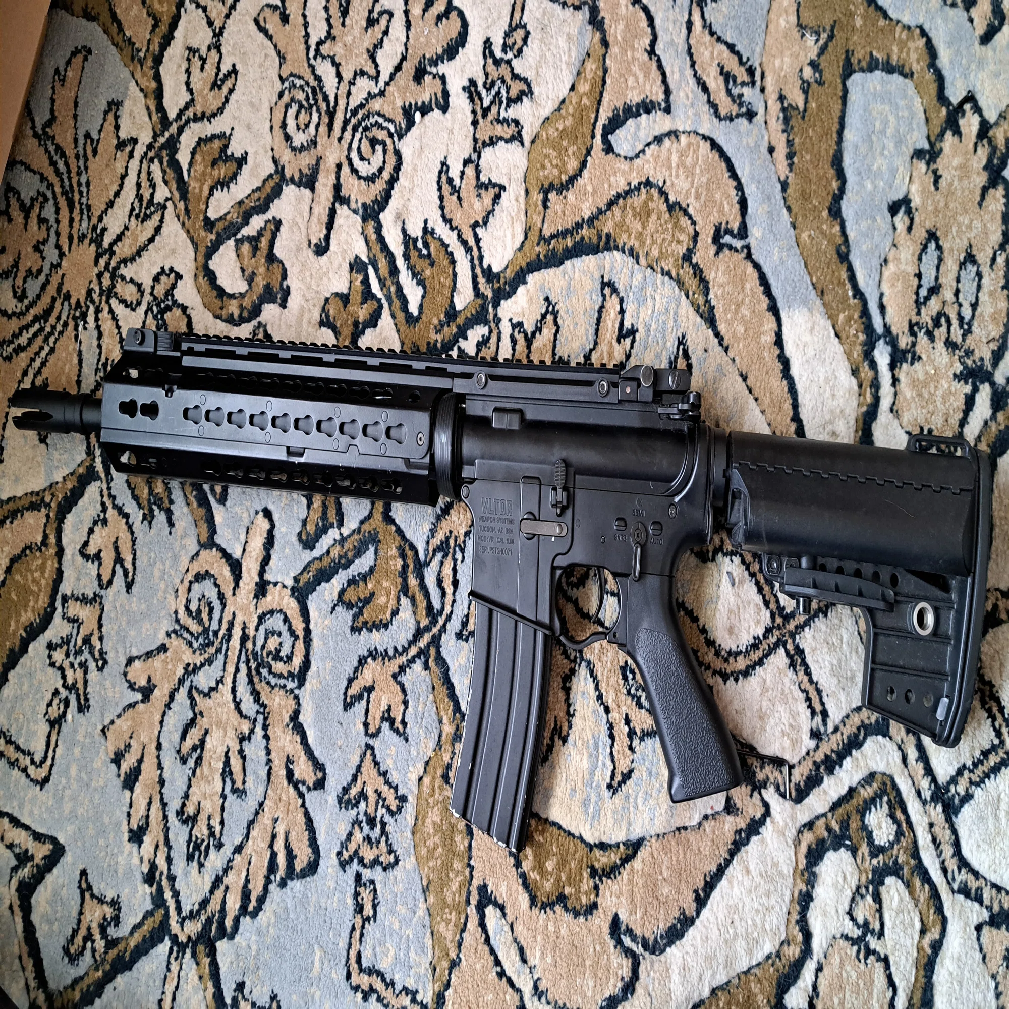 CYMA VLTOR CASV-KM 12inch CM.079 VLTORのM4 電動ガン エアガン 