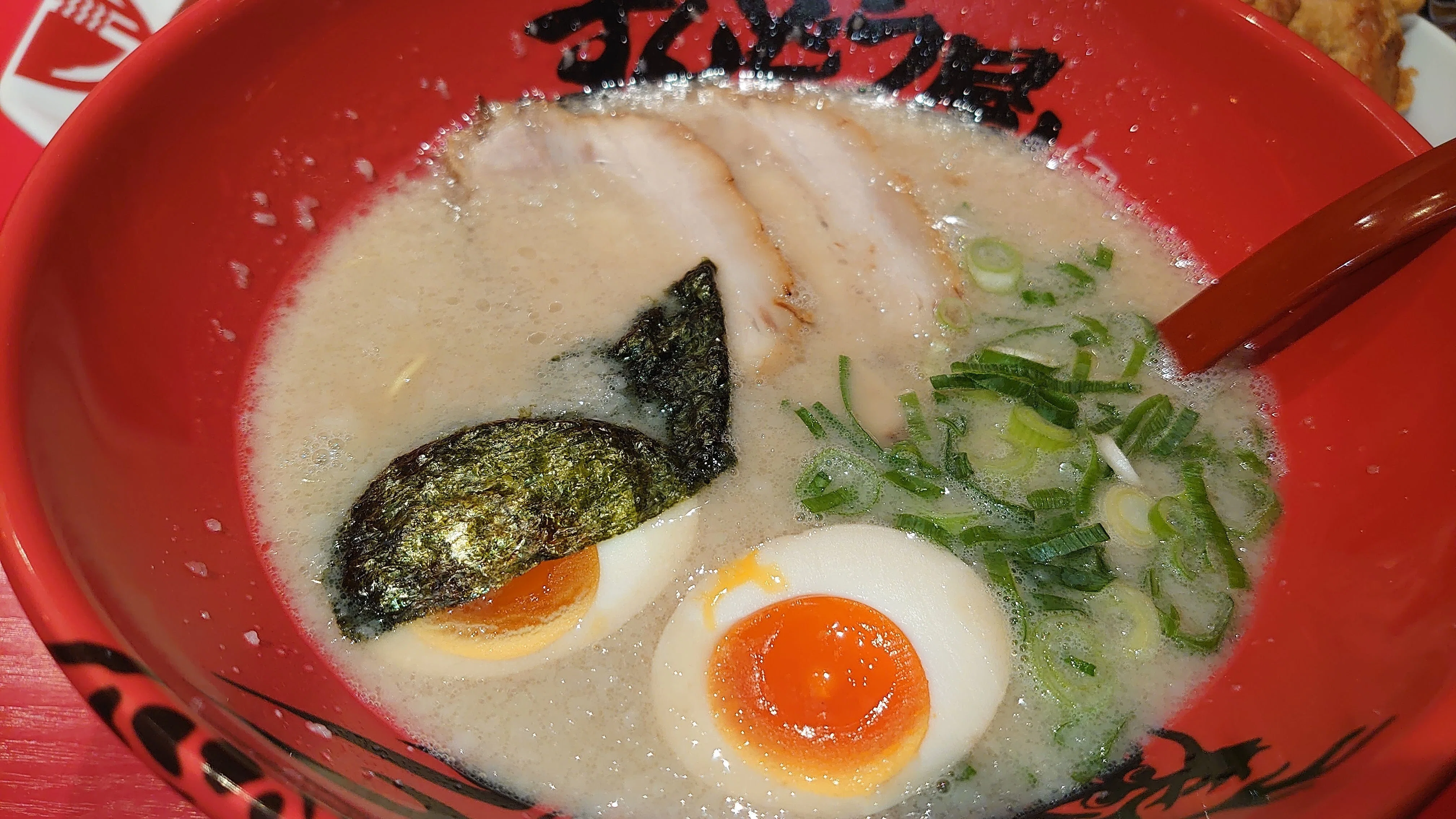 麺食らう日々 222日目 ラー麺ずんどう屋で食らう煮卵入元味ラーメン 