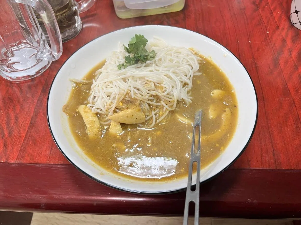 ミャンマーの国民食「モヒンガ―」を食べたら、すごく美味かった