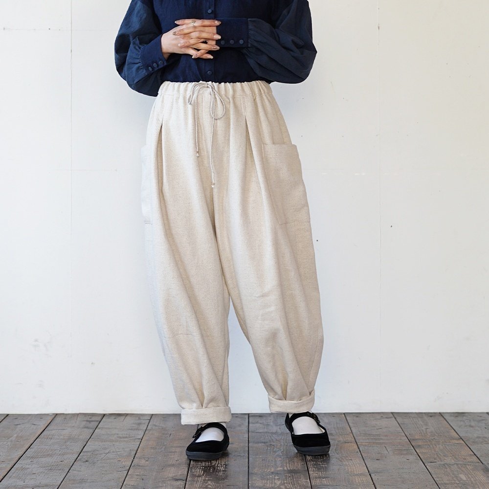 ふんわり、大人の春素材。フレンチリネンのパフスリーブブラウス｜iichi