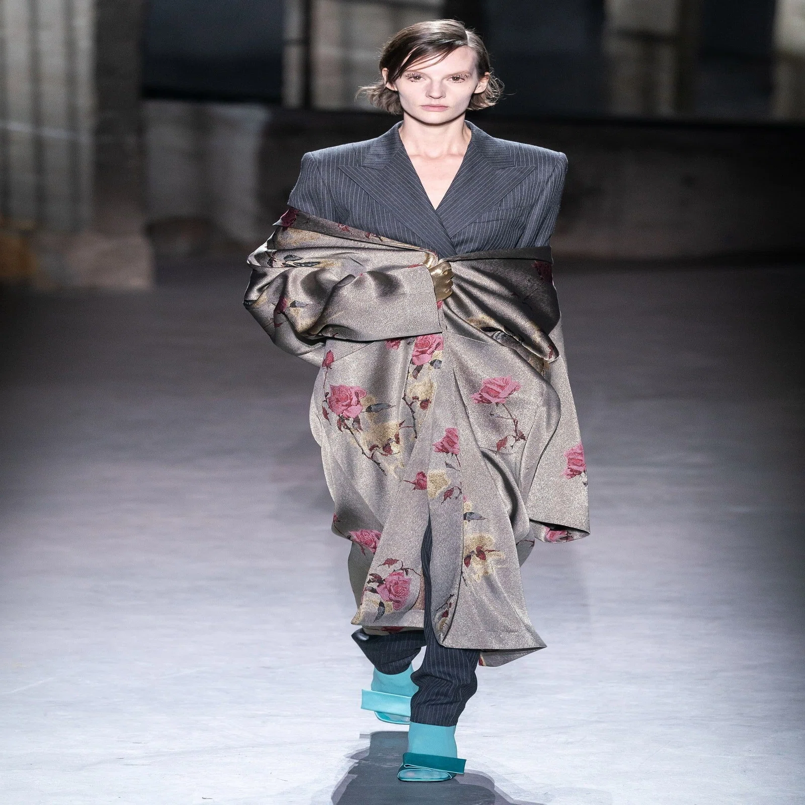 過去を紡ぎ今を生きる〜Dries Van Noten Fall 2023｜Lulu
