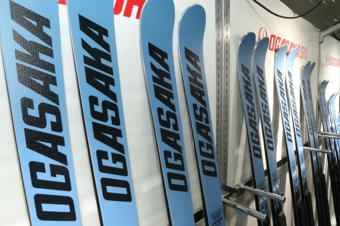 SKI GEAR 2023/24＞ NEWモデル情報[OGASAKA] オガサカ｜SKI GEAR by