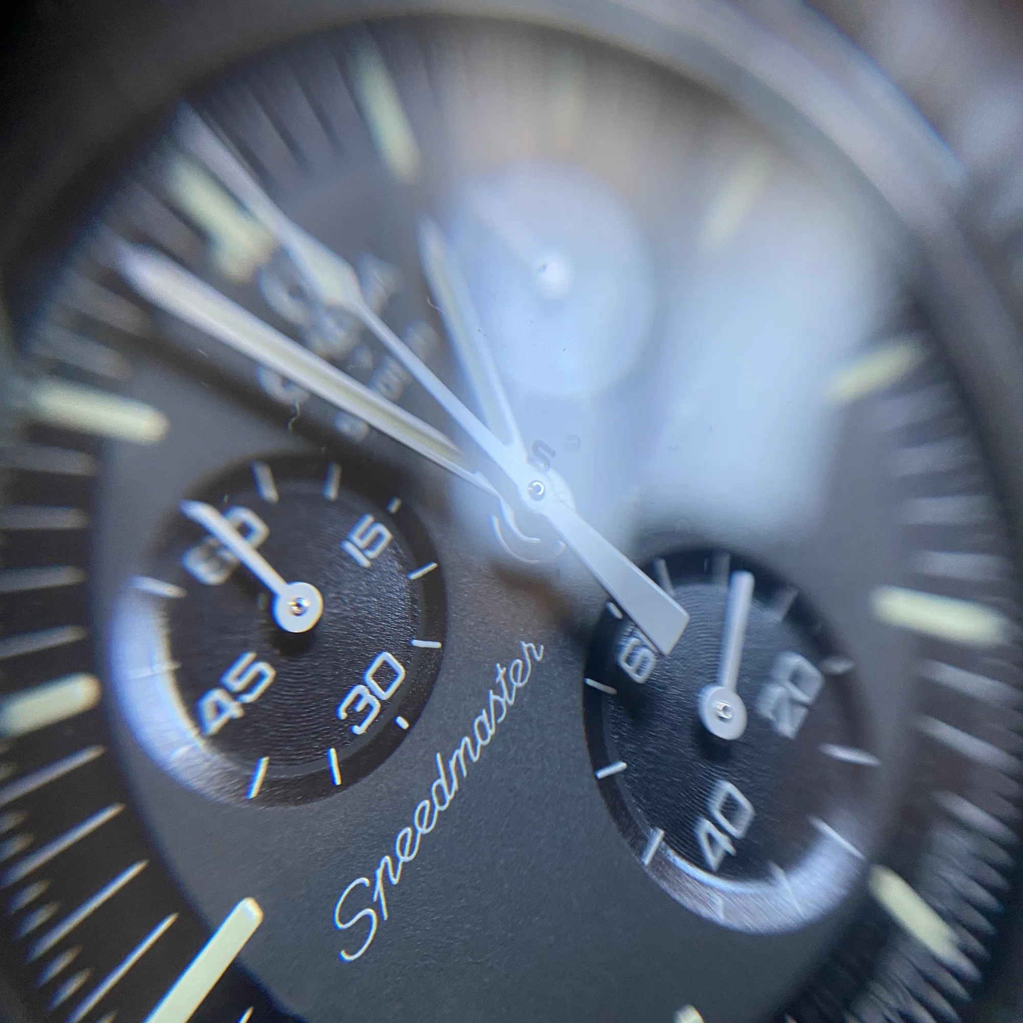 OMEGA MoonSwatchレビューとNATOストラップ交換の仕方｜あるマーケター 