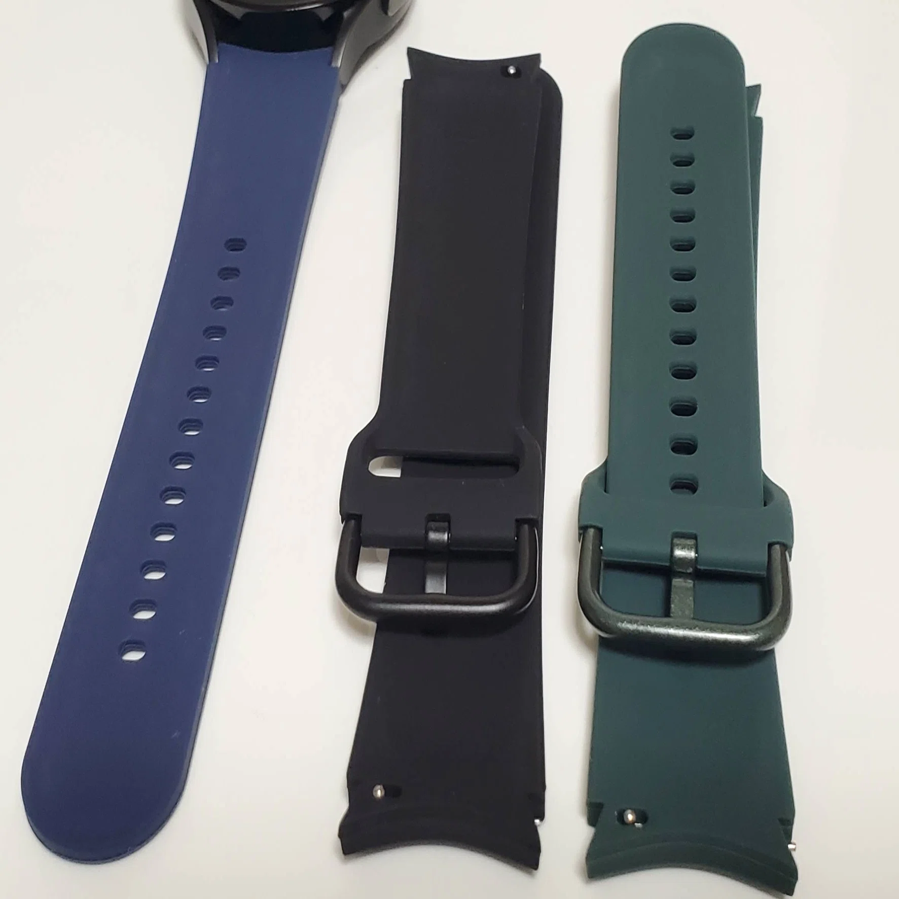 Galaxy Watch4/5用おすすめ交換バンド。代替品だがカラバリ豊富で純正 