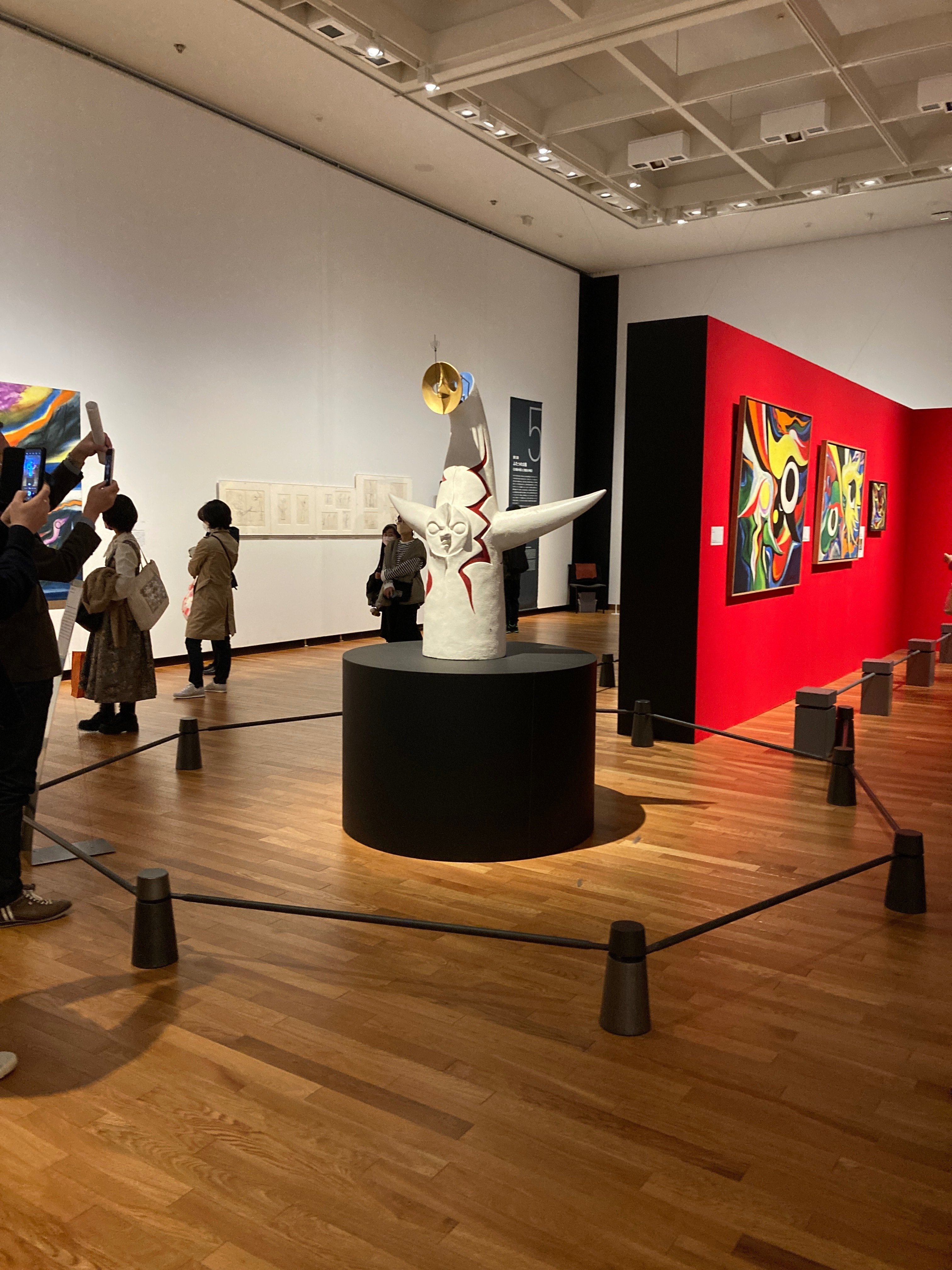 太陽の塔と愛の距離について。｜鈴木秀之