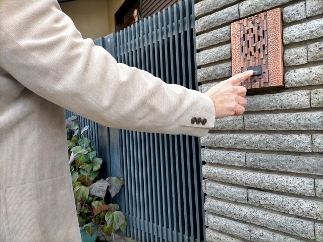 訪問する人