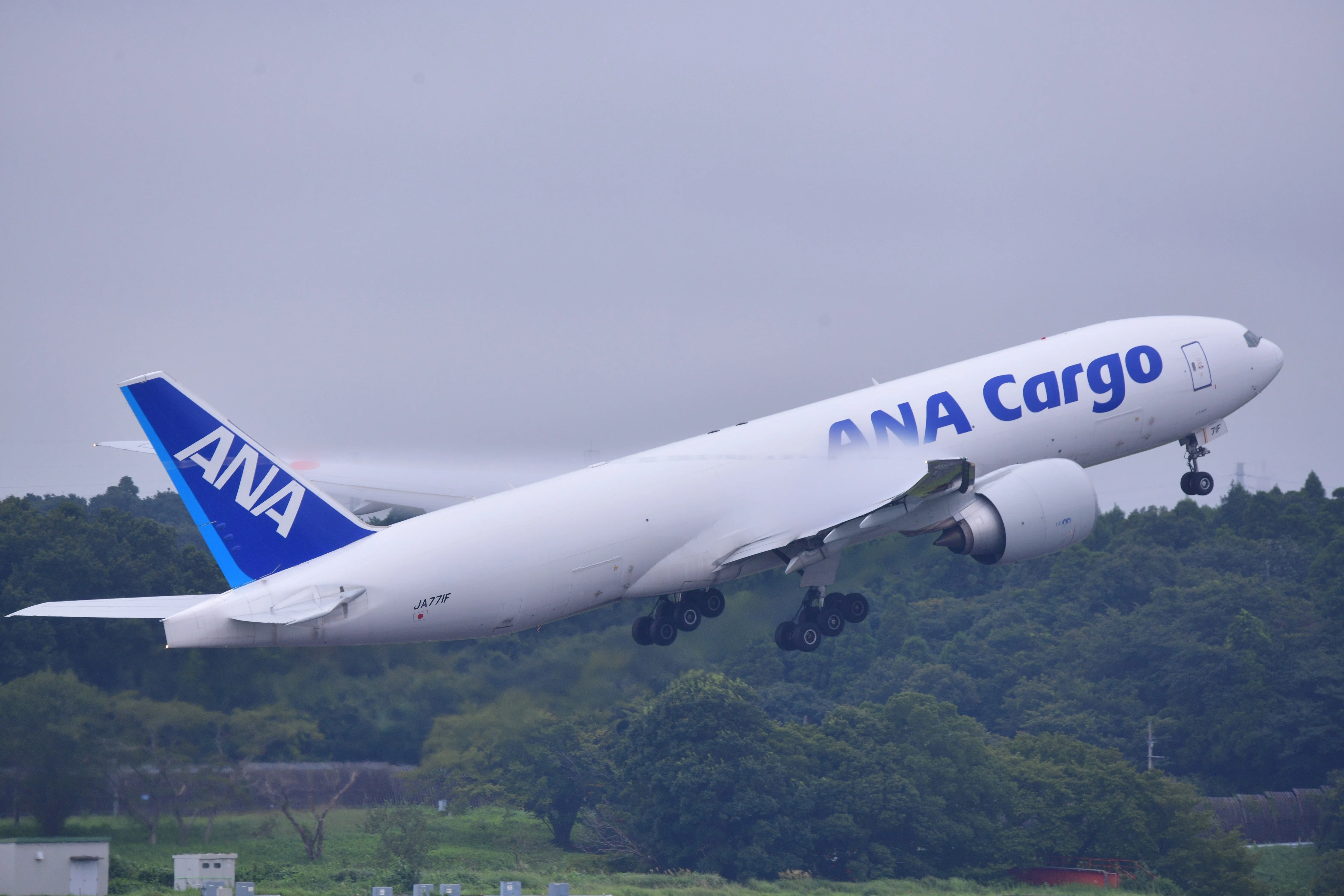 ANA、日本貨物航空（NCA）を子会社化へ。日本郵船から買収｜ユキカゼ