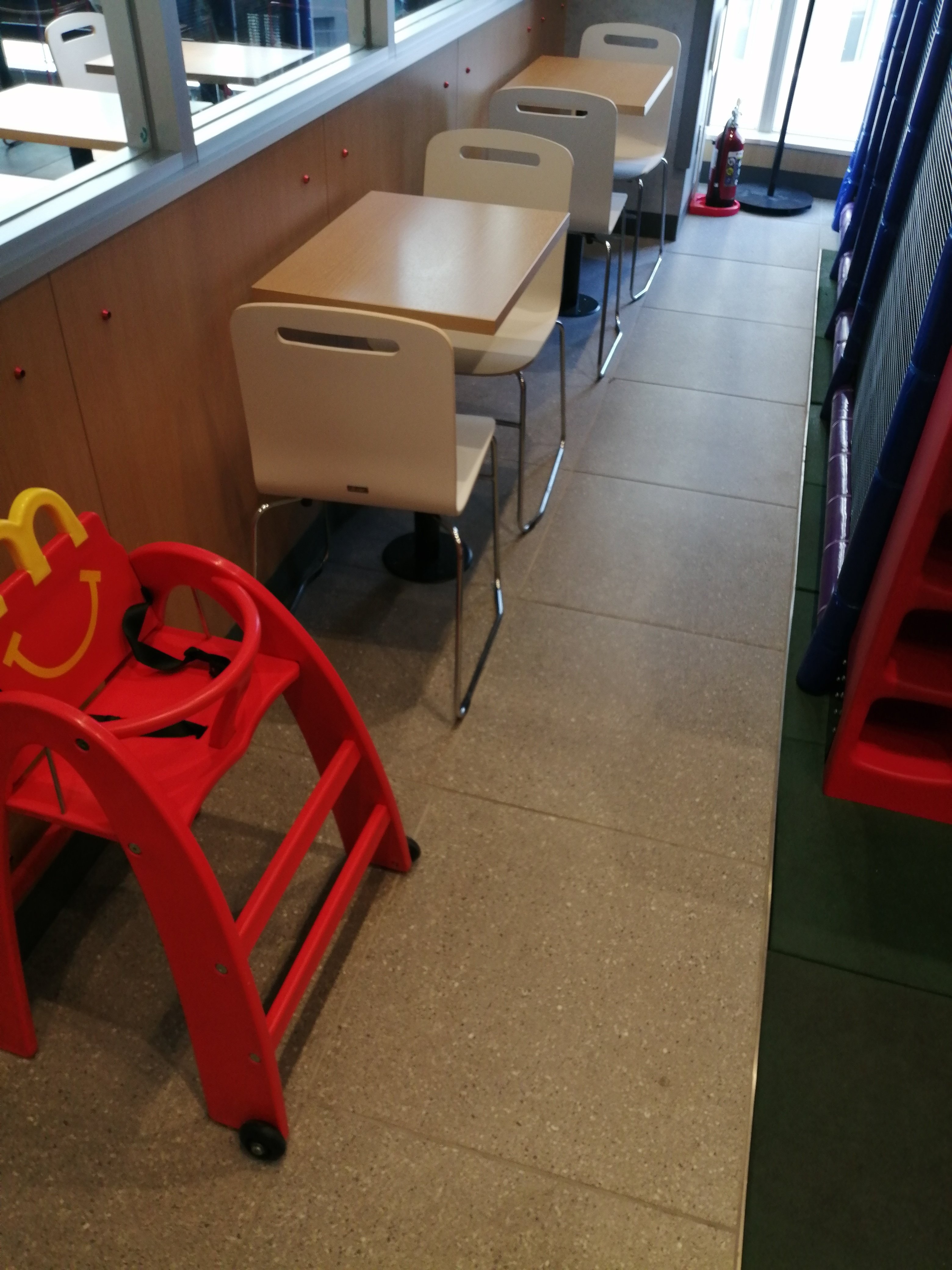 マクドナルド成増店】ついに「プレイグラウンド」がオープン マクドナルド成増店】ついに「プレイグラウンド」がオープン