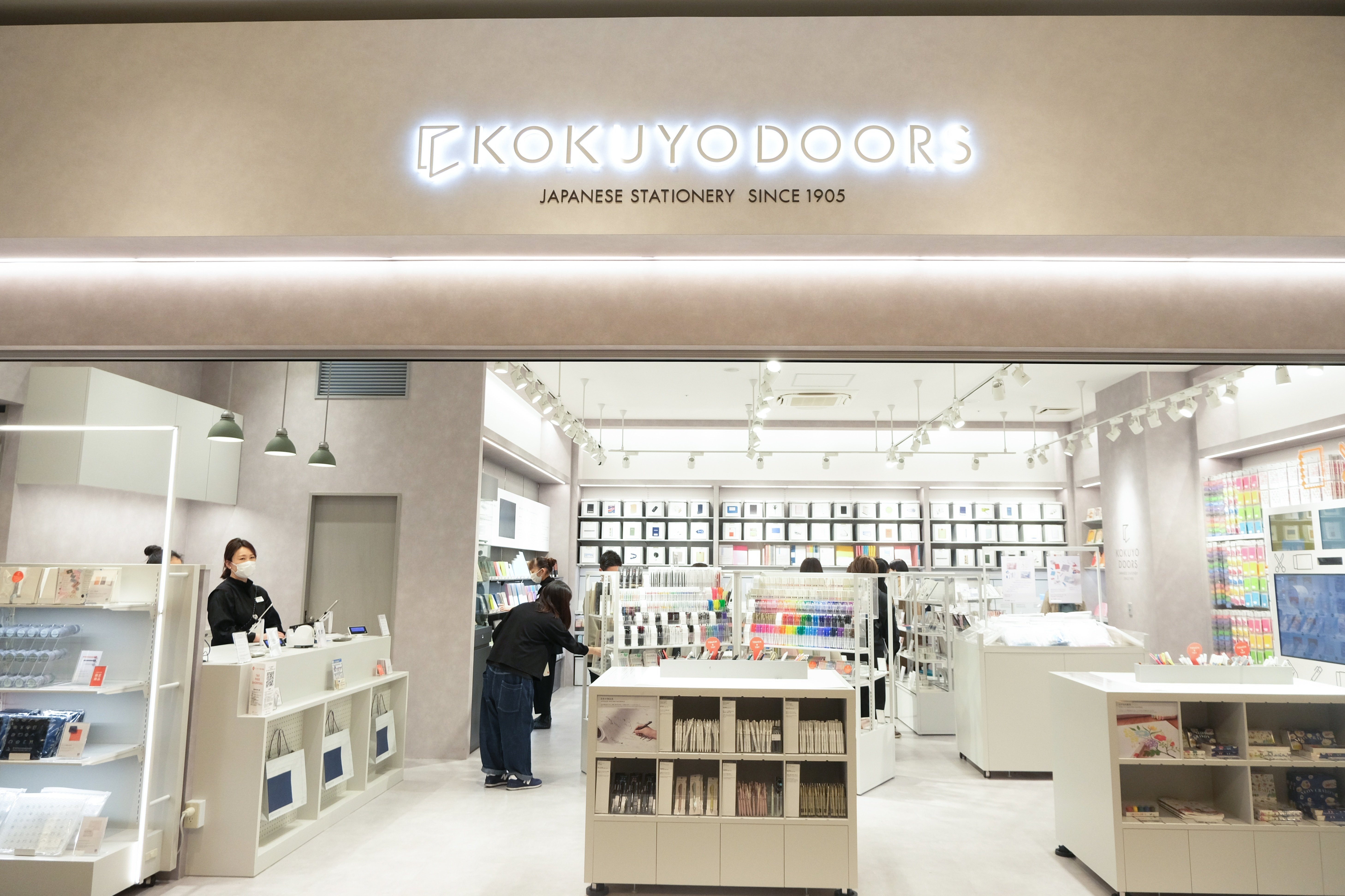 ノート羽田 1月31日オープン！羽田空港内にできたコクヨ直営店「KOKUYO