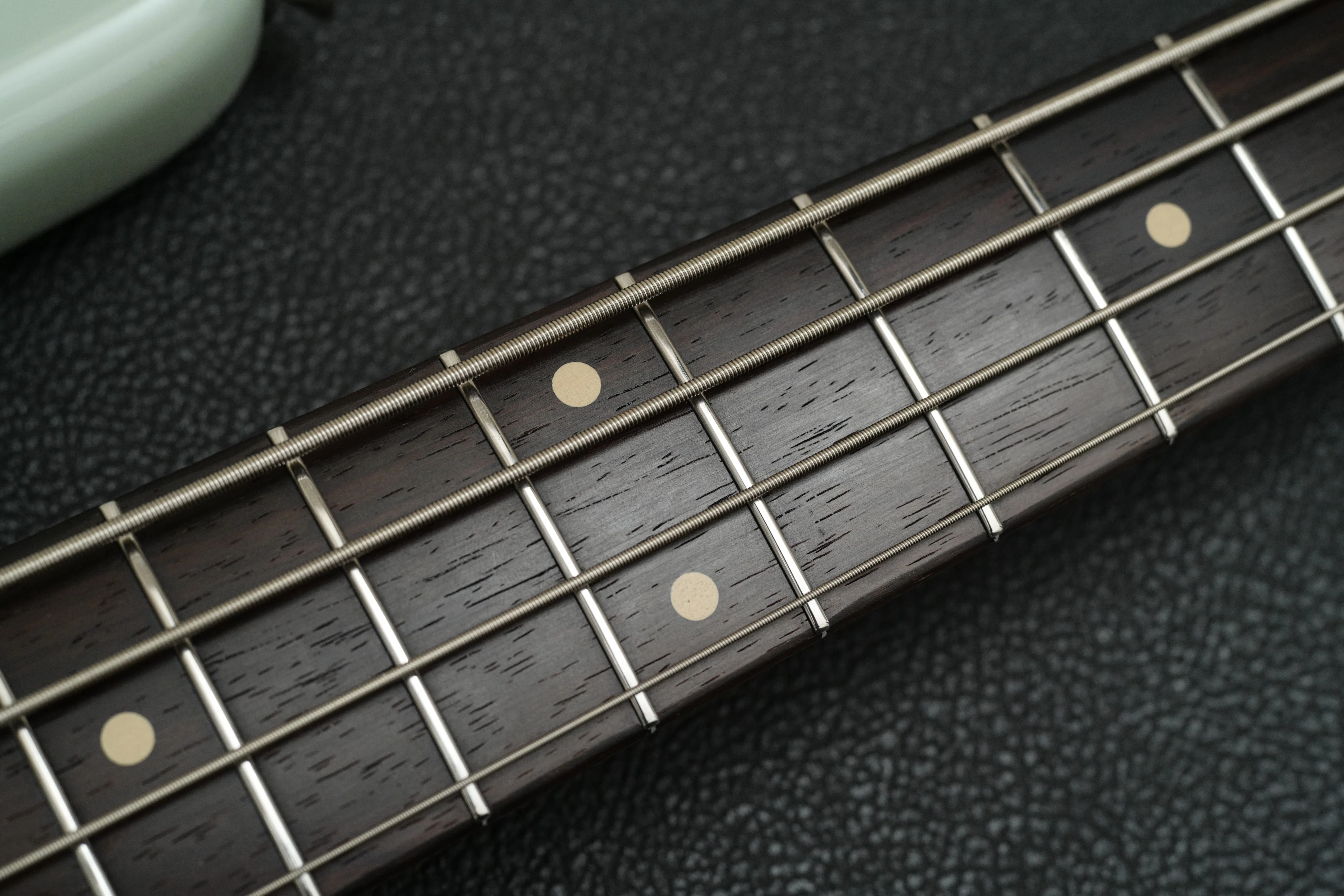 Freedom Custom Guitar ResearchのジャズベースをMNGしたので紹介