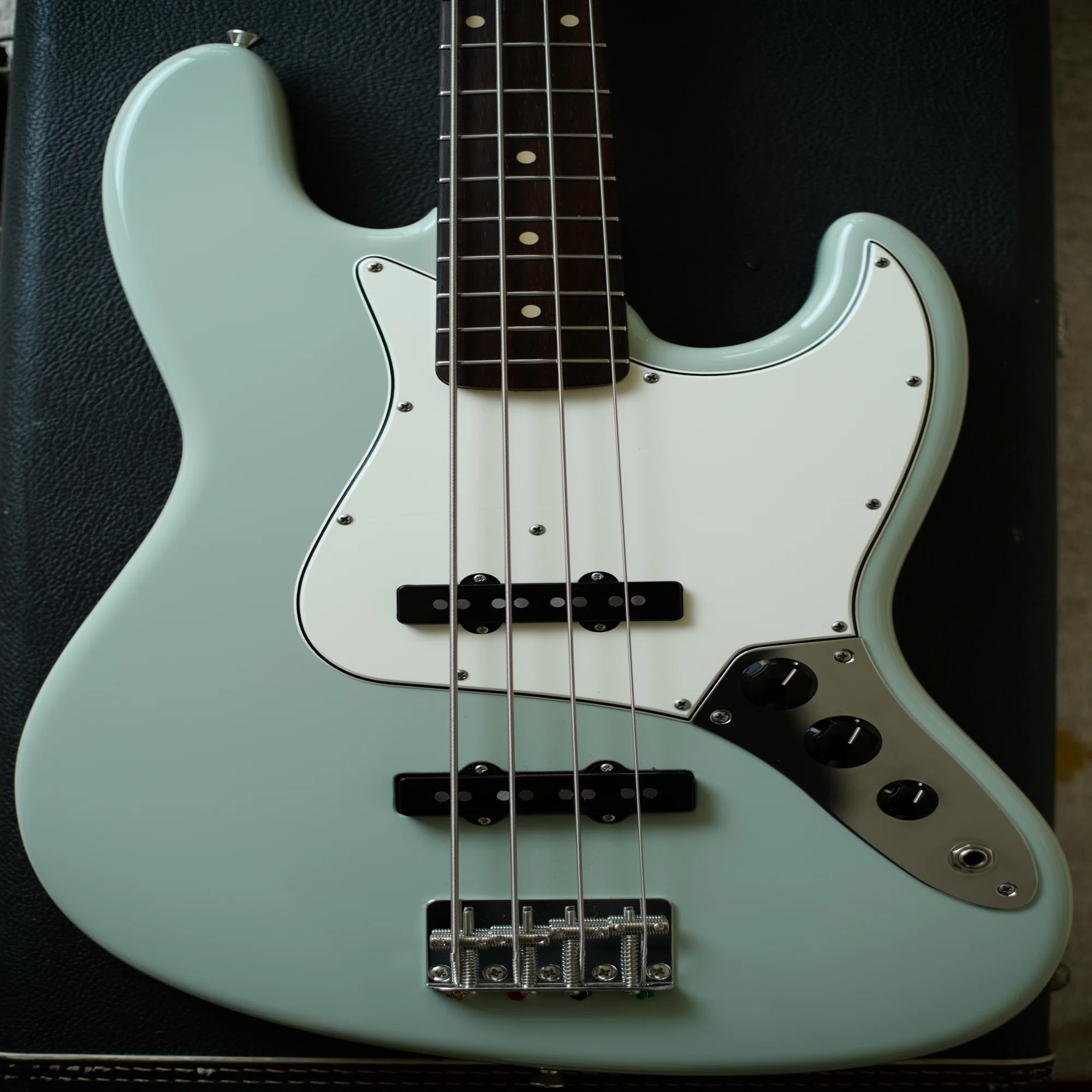 Freedom Custom Guitar ResearchのジャズベースをMNGしたので紹介 