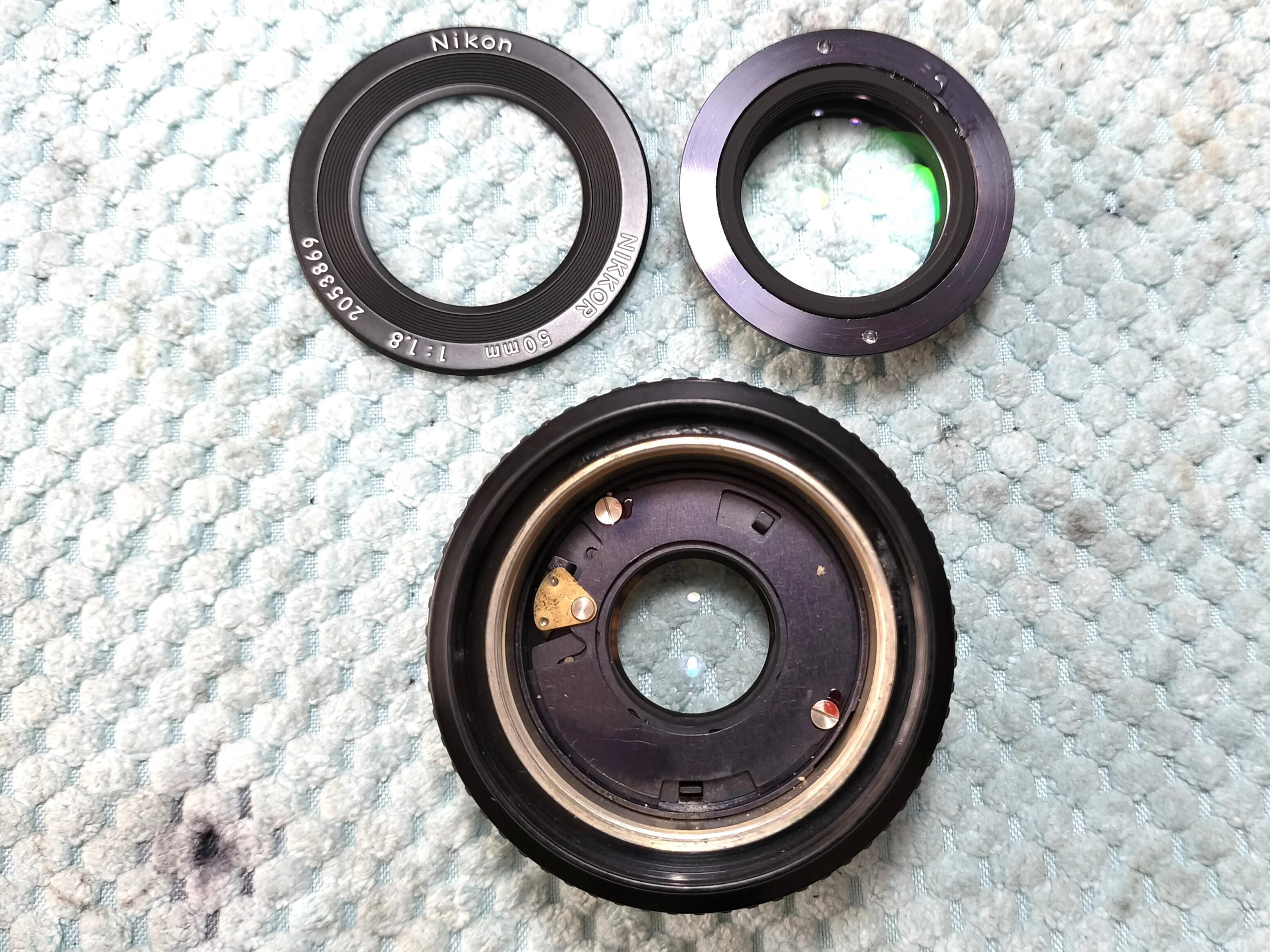 Nikon Ai-s 50mm F/1.8の分解｜フィルムカメラ修理のアクアカメラ
