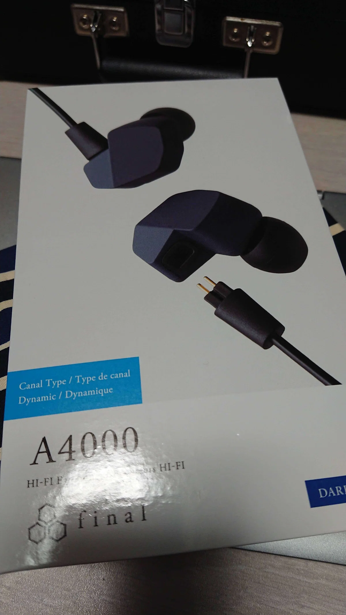 final A4000 ダークネイビー イヤホン final A4000 (FI-A4DPLDN) 有線 