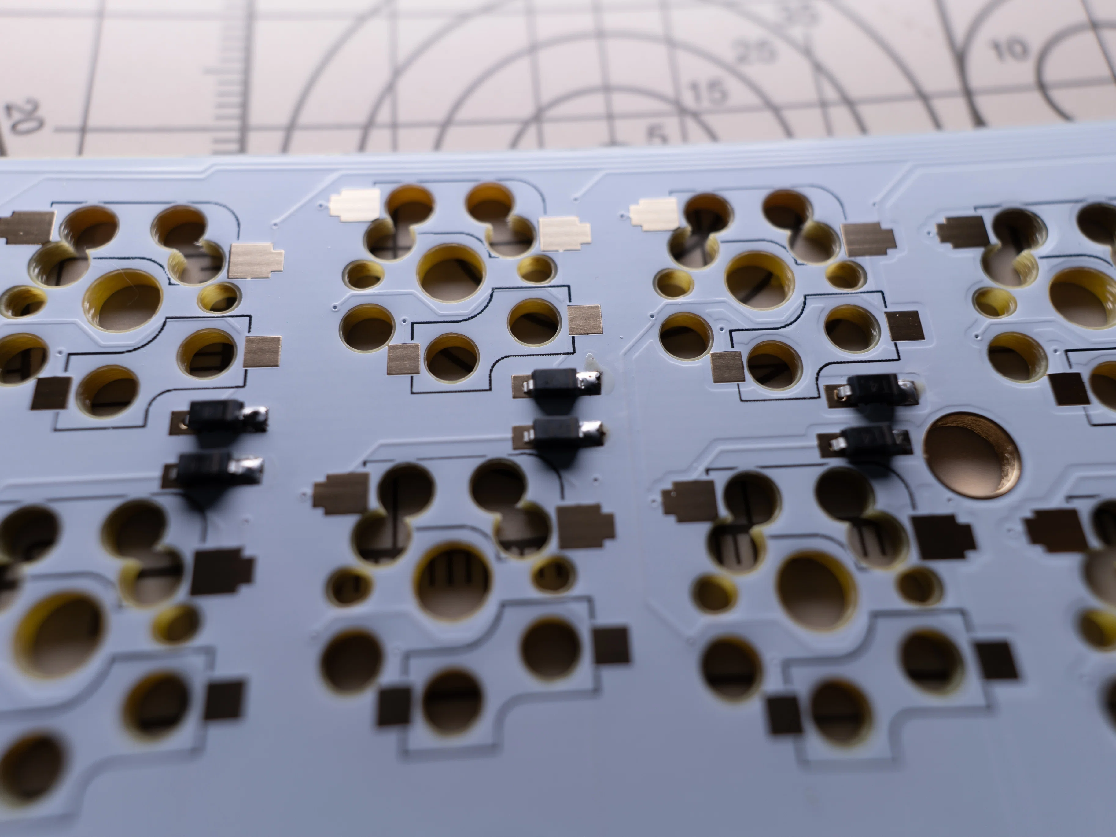 自作キーボード Lily58 Pro作ってみた｜まつげ人間