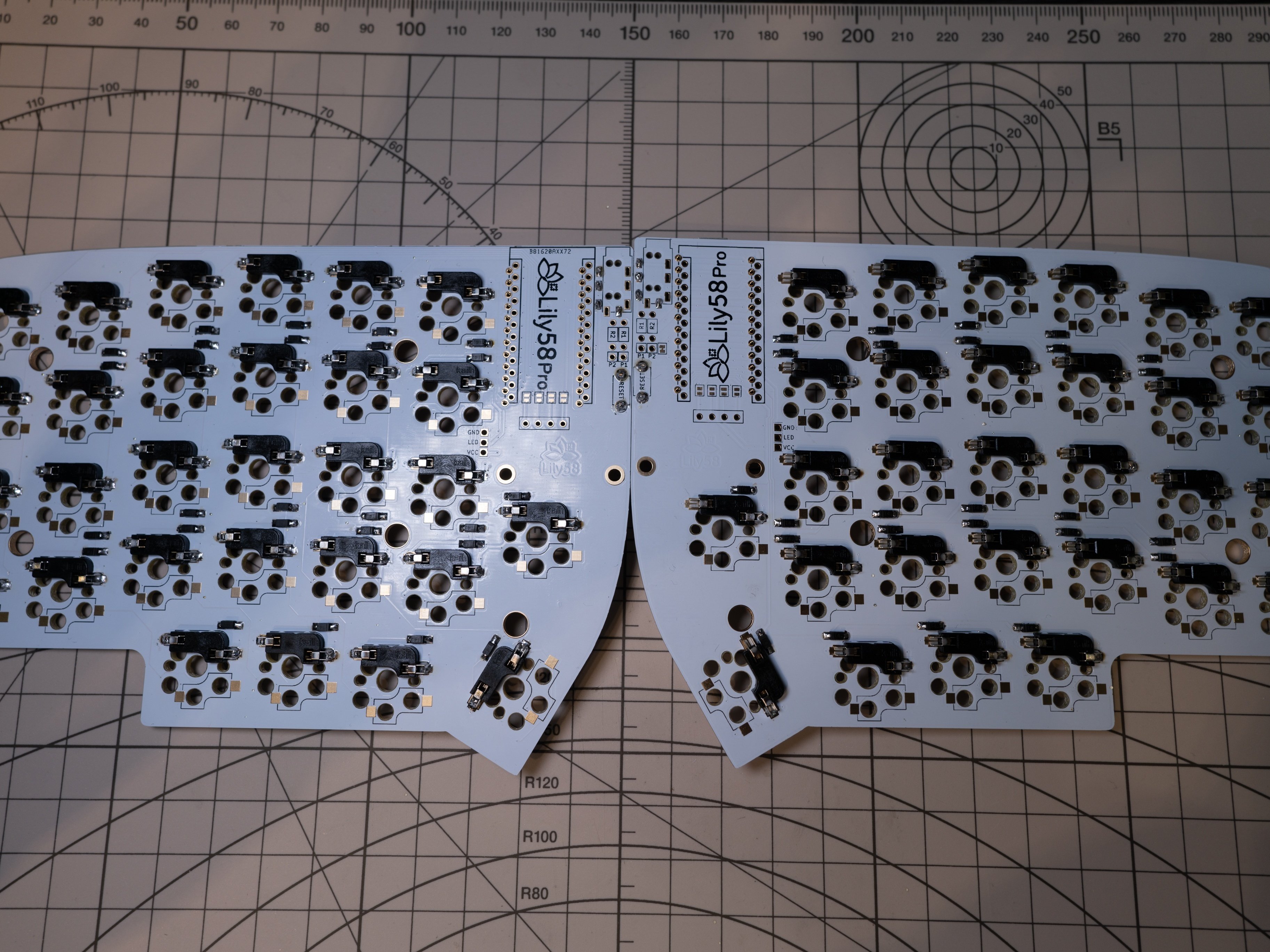 自作キーボード Lily58 Pro作ってみた｜まつげ人間