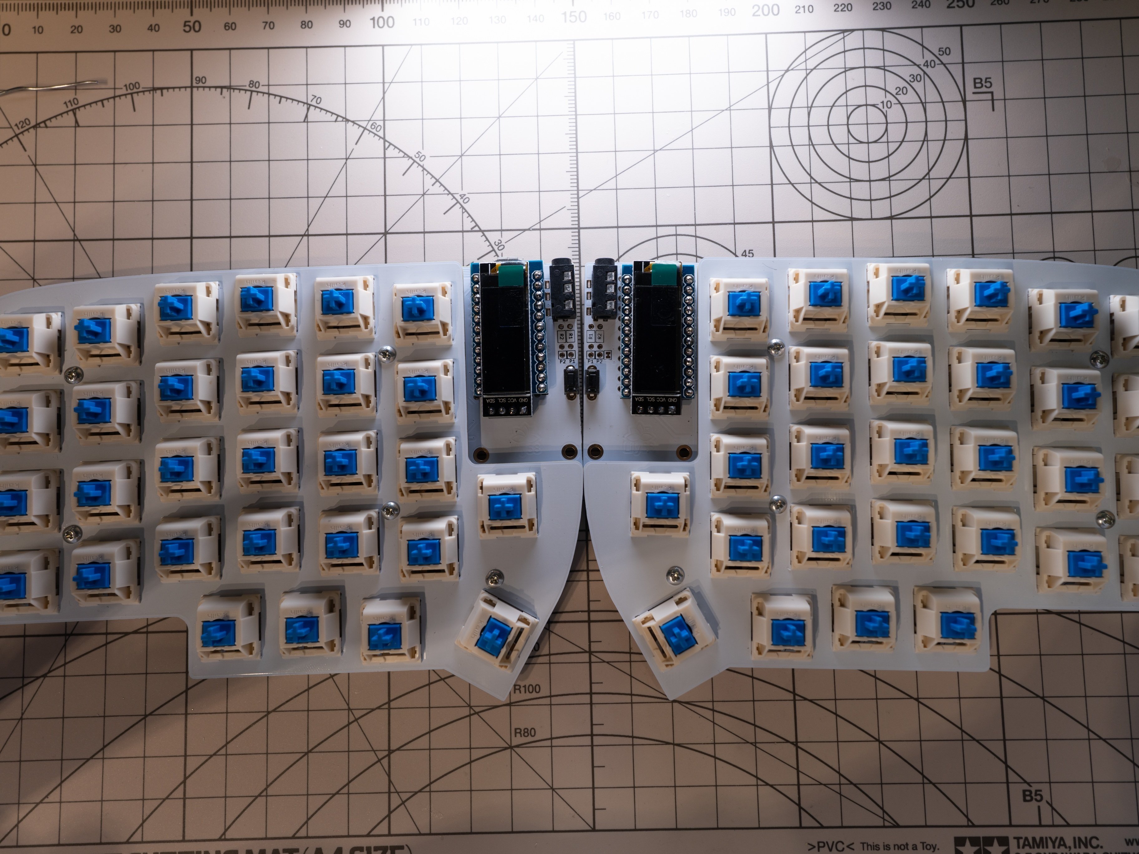 自作キーボード Lily58 Pro作ってみた｜まつげ人間