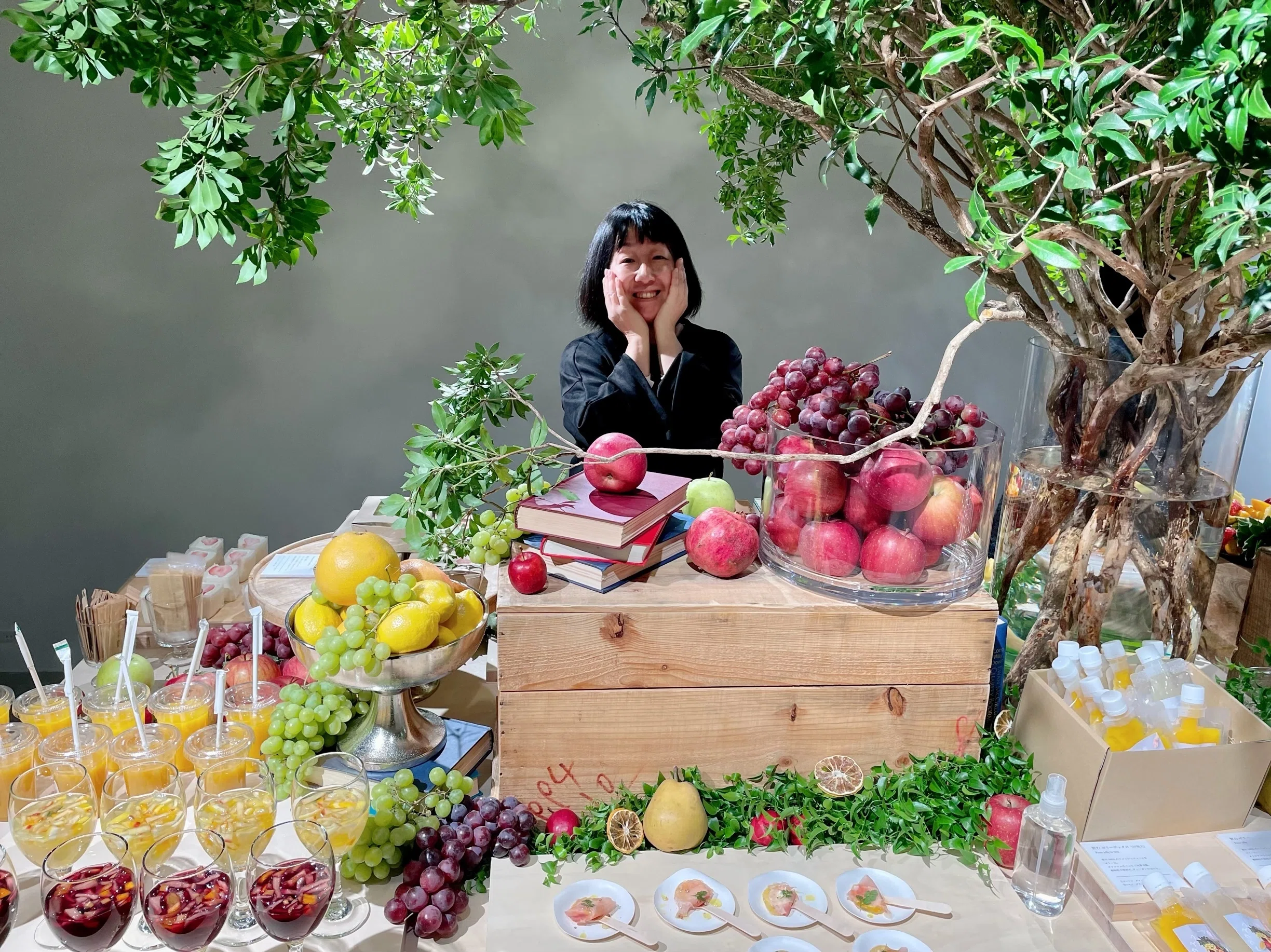 タベツクスフルーツ展」で日常で食べる果物について考えた｜松本純子