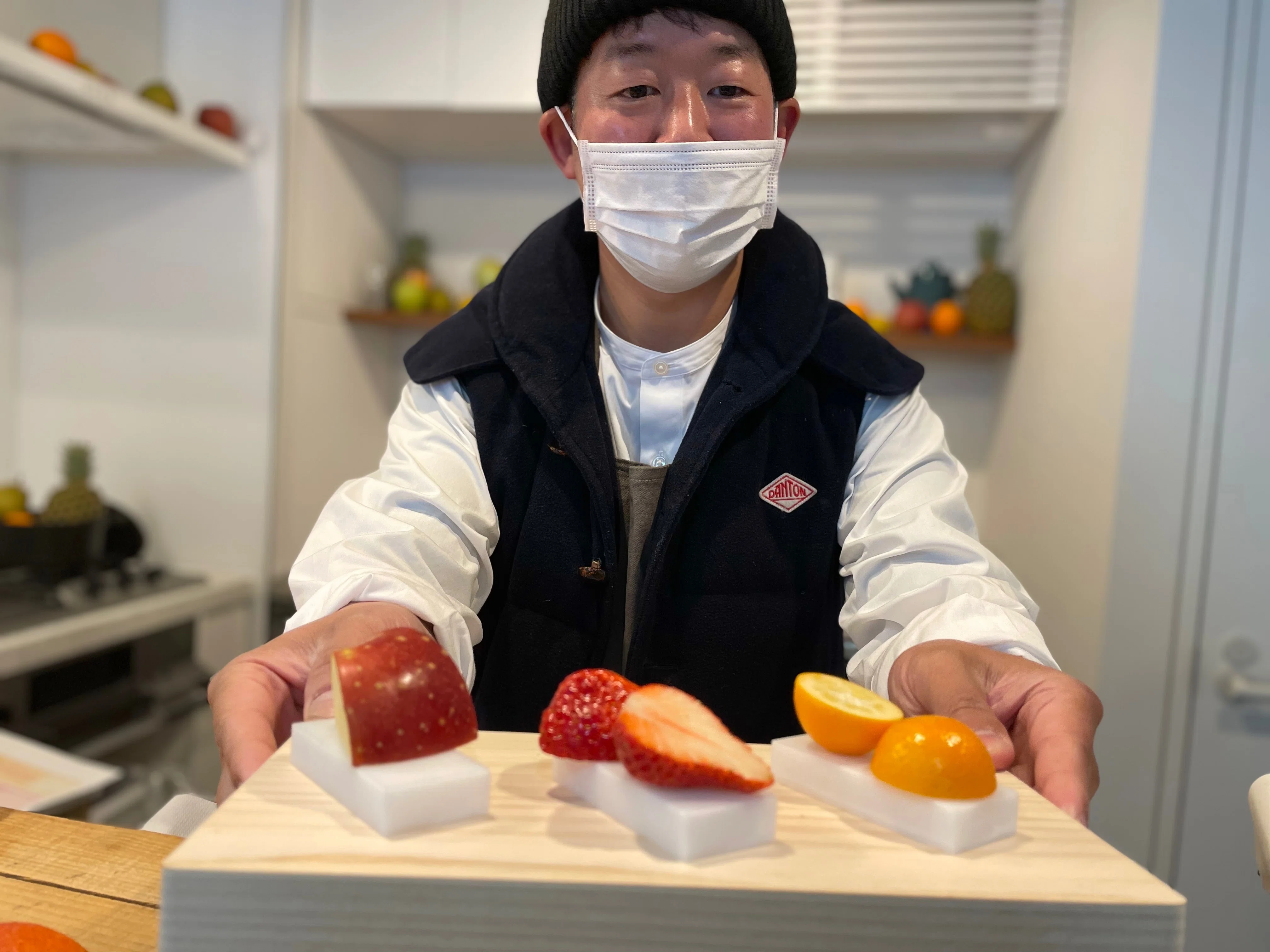 タベツクスフルーツ展」で日常で食べる果物について考えた｜松本純子