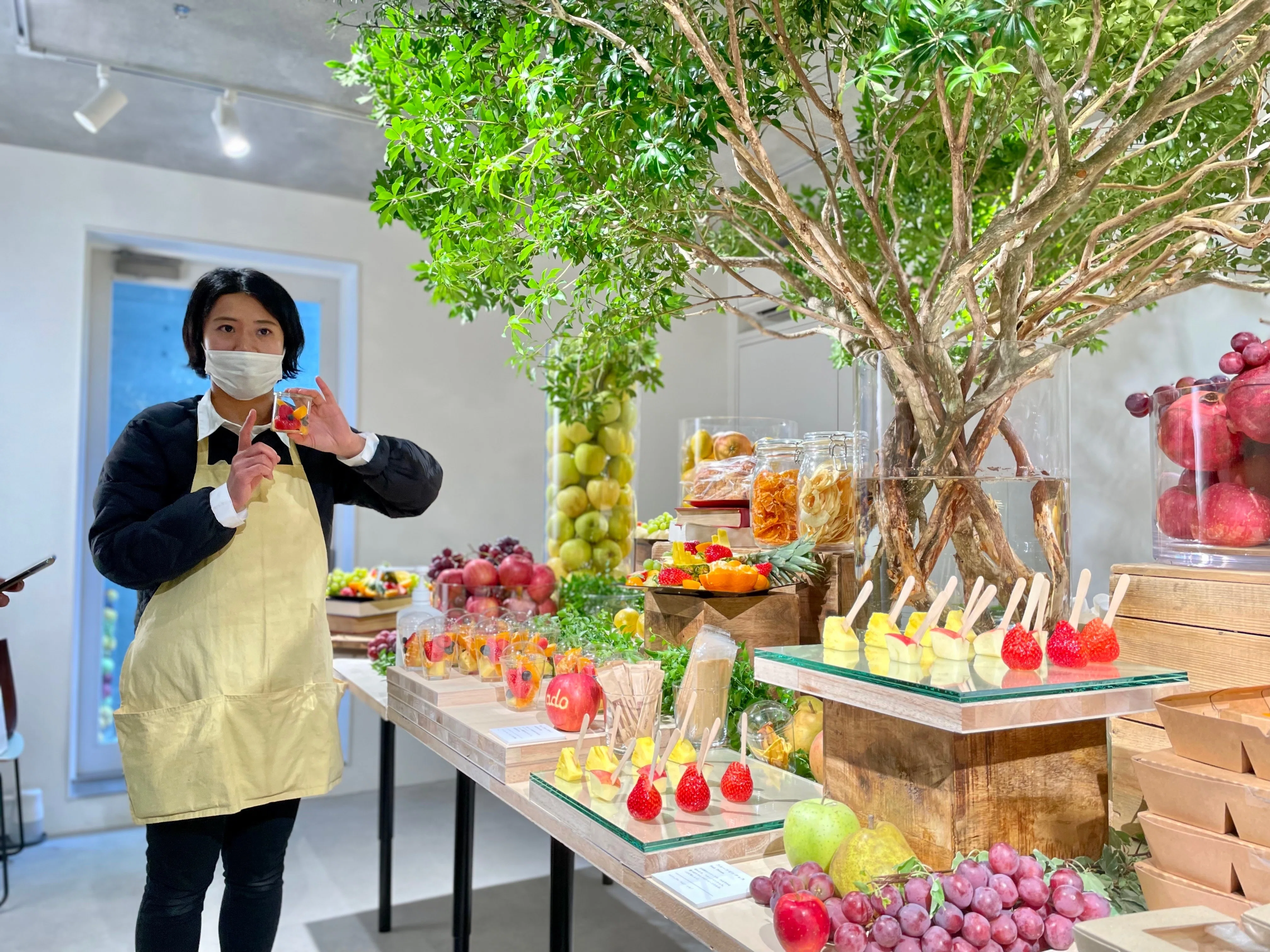 スポード　プラーク　陶板　フルーツ 果物 タベツクスフルーツ展」で日常で食べる果物について考えた｜松本純子