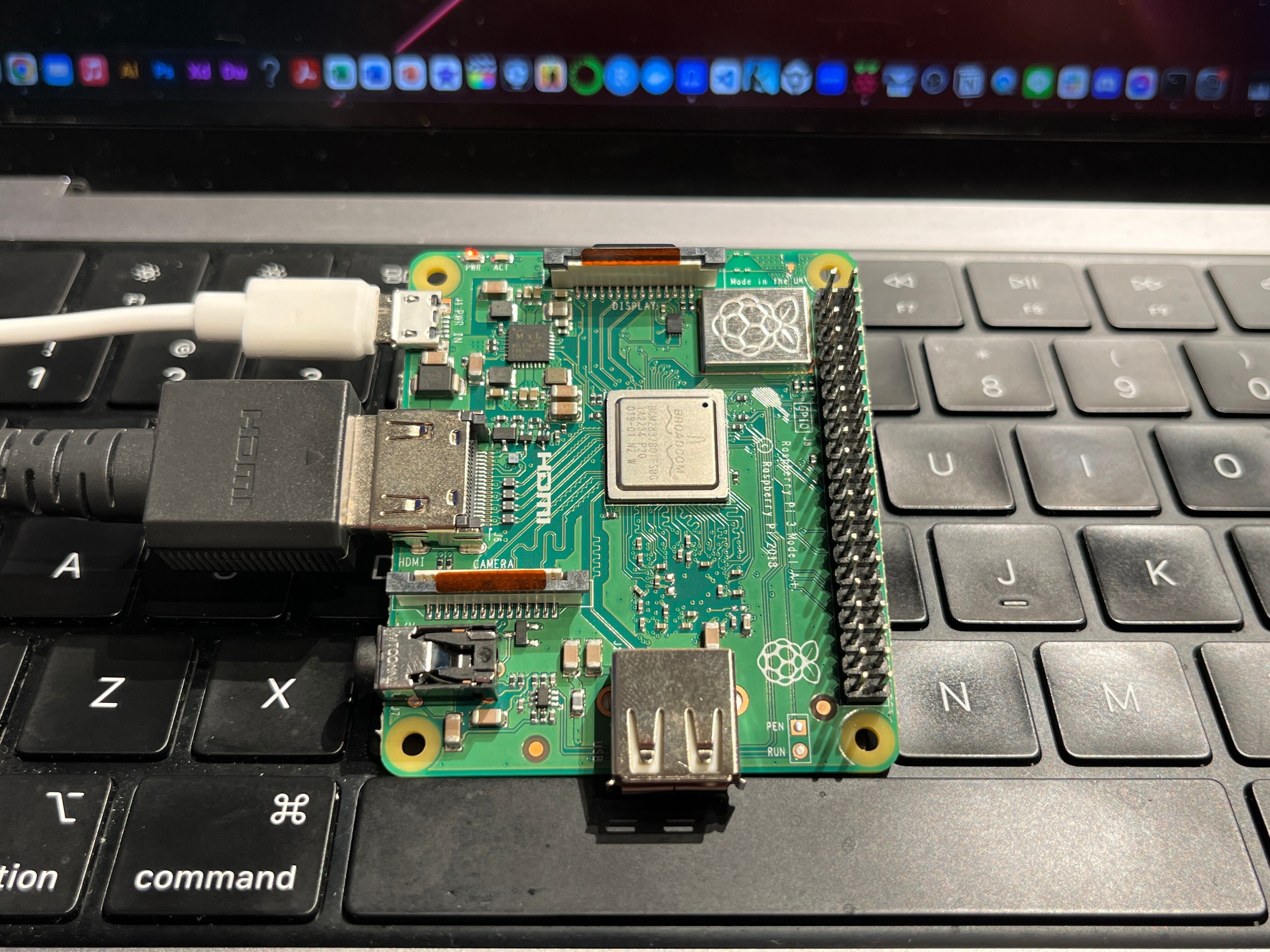 Raspberry Pi 3 Model B&amp;モニター、キーボード他セット maxresdefault.jpg