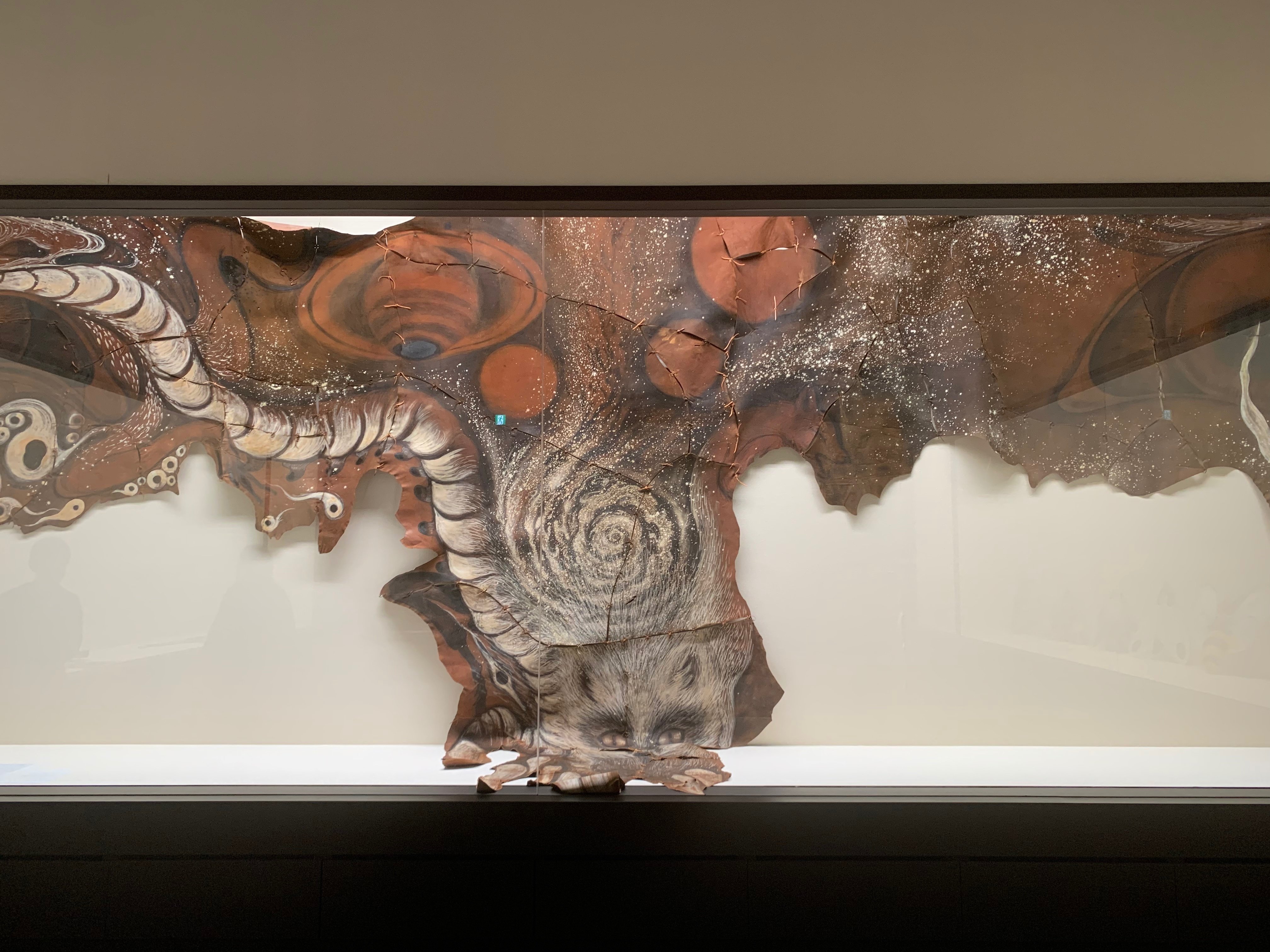 みる誕生』鴻池朋子展（静岡県立美術館）｜藤崎殊海（Kotomi Fujisaki）