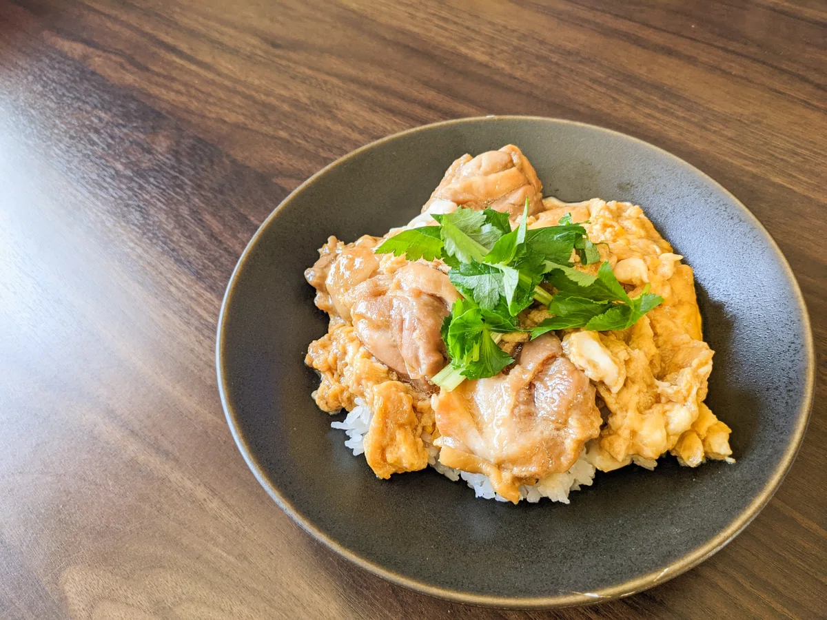 現役のシェフが作る シンプルな親子丼のレシピ｜全国の主婦の味方 