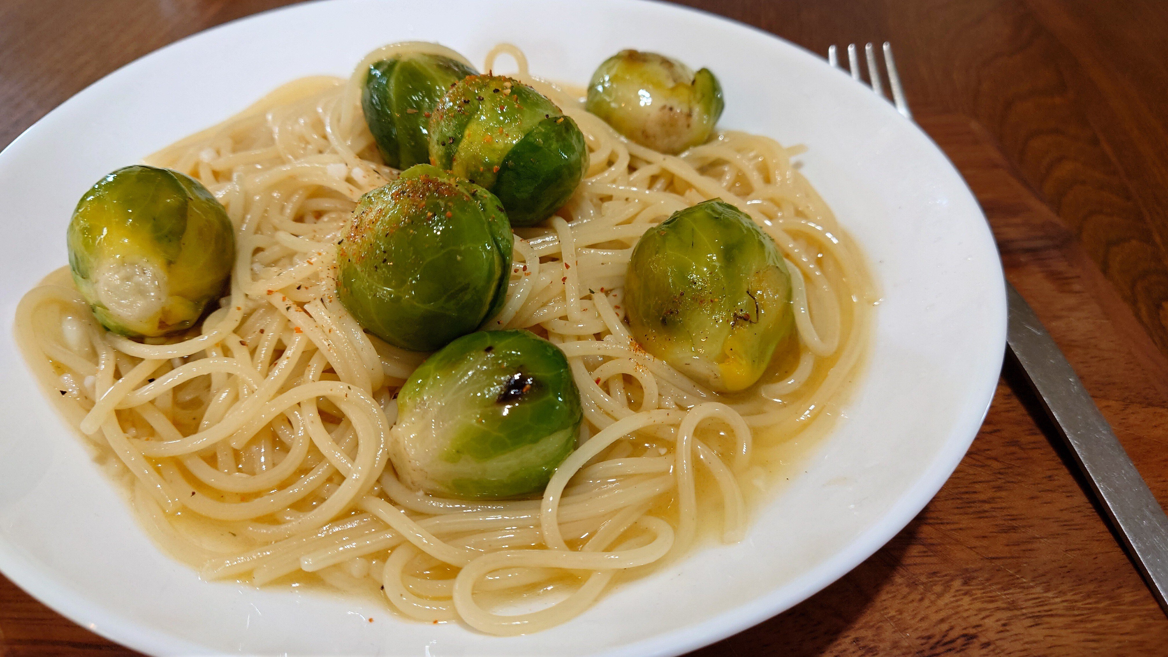 ワンパンパスタ 芽キャベツのペペロンチーノ風ほりにし辛口パスタ｜は