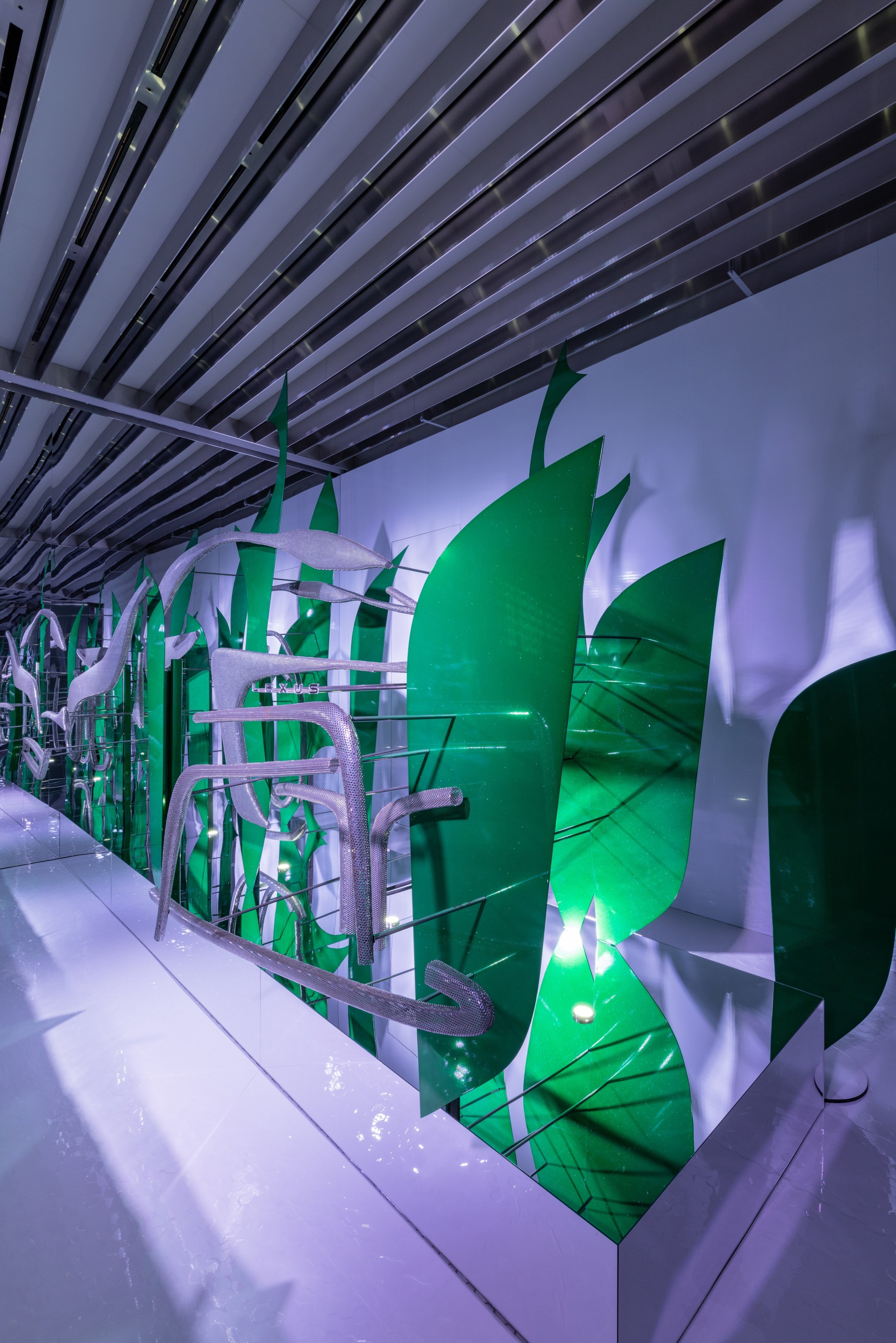 LEXUSの未来へのビジョンを描くインスタレーション「Shaped by Air」が