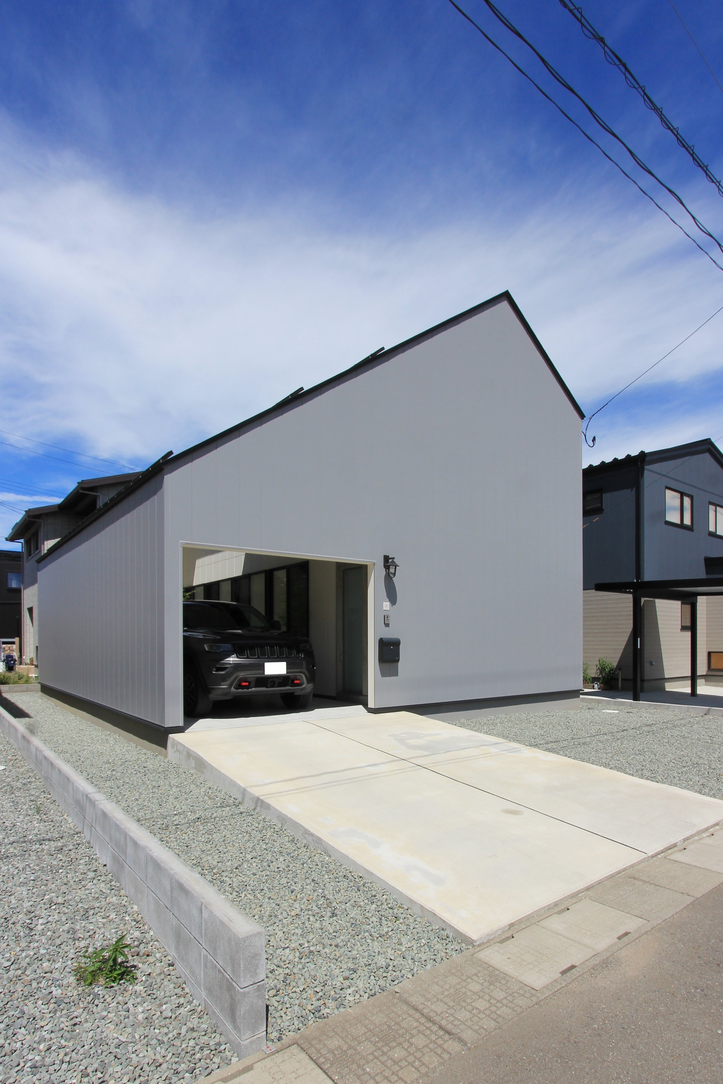 住宅外観】グレー系の金属外壁の事例を紹介します!|アイジー工業 住宅外観】グレー系の金属外壁の事例を紹介します!|アイジー工業