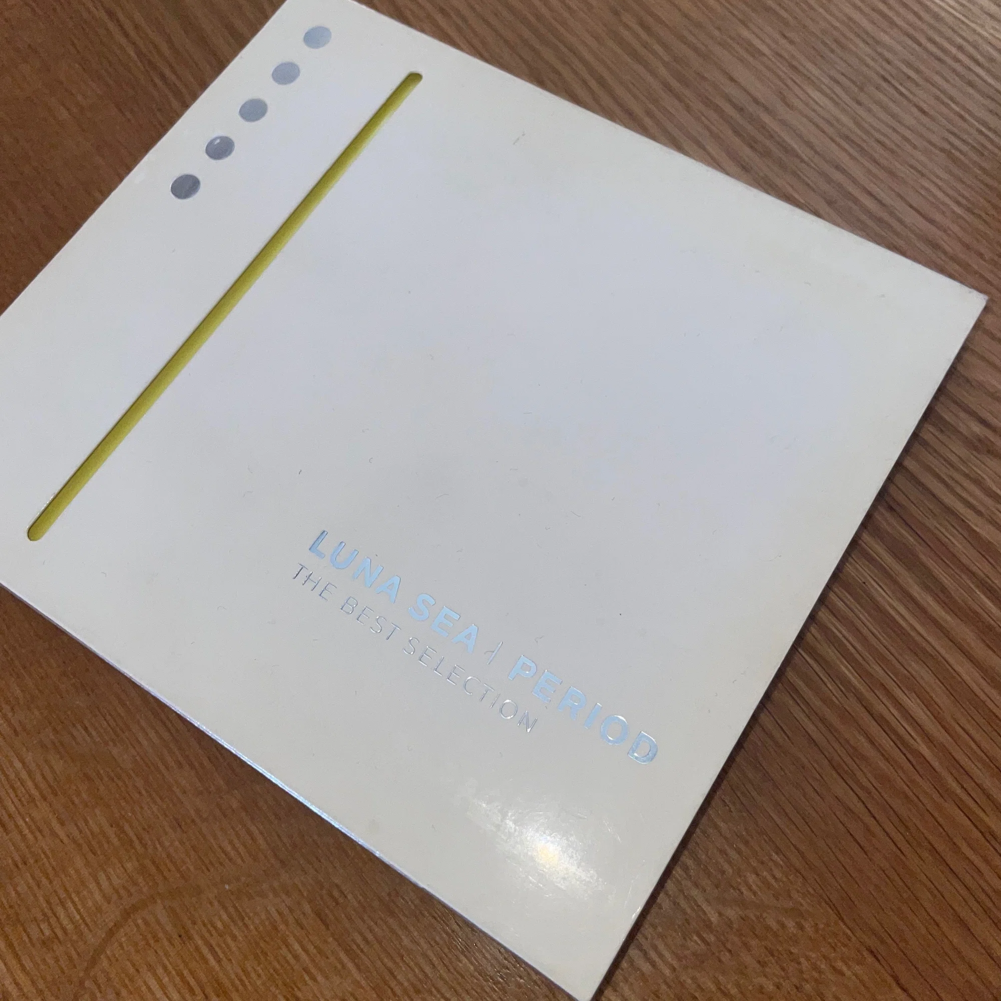 LUNA SEA の『PERIOD 〜THE BEST SELECTION〜』を聴いてみた編｜内山 結愛
