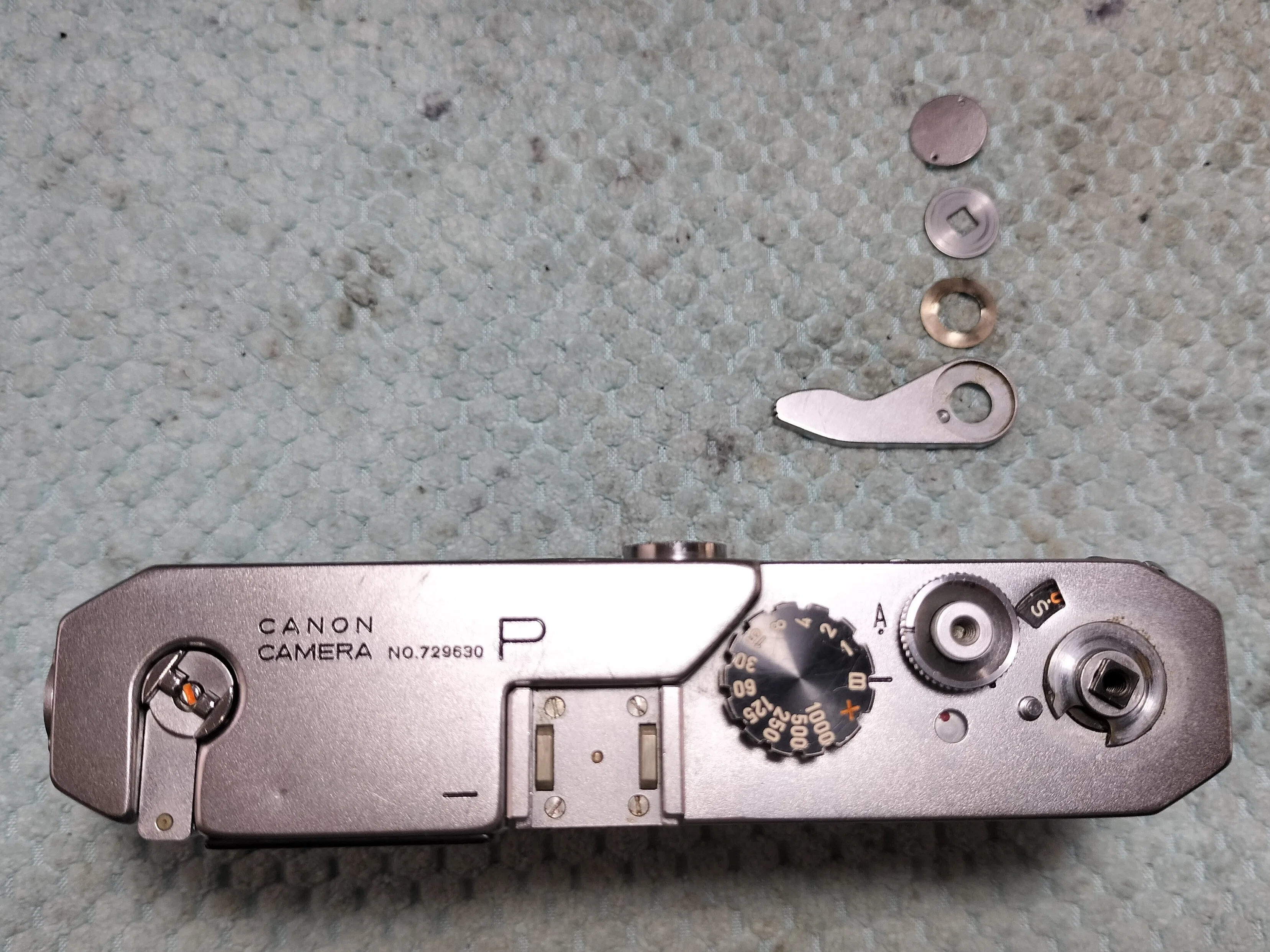 Canon Pの分解｜フィルムカメラ修理のアクアカメラ