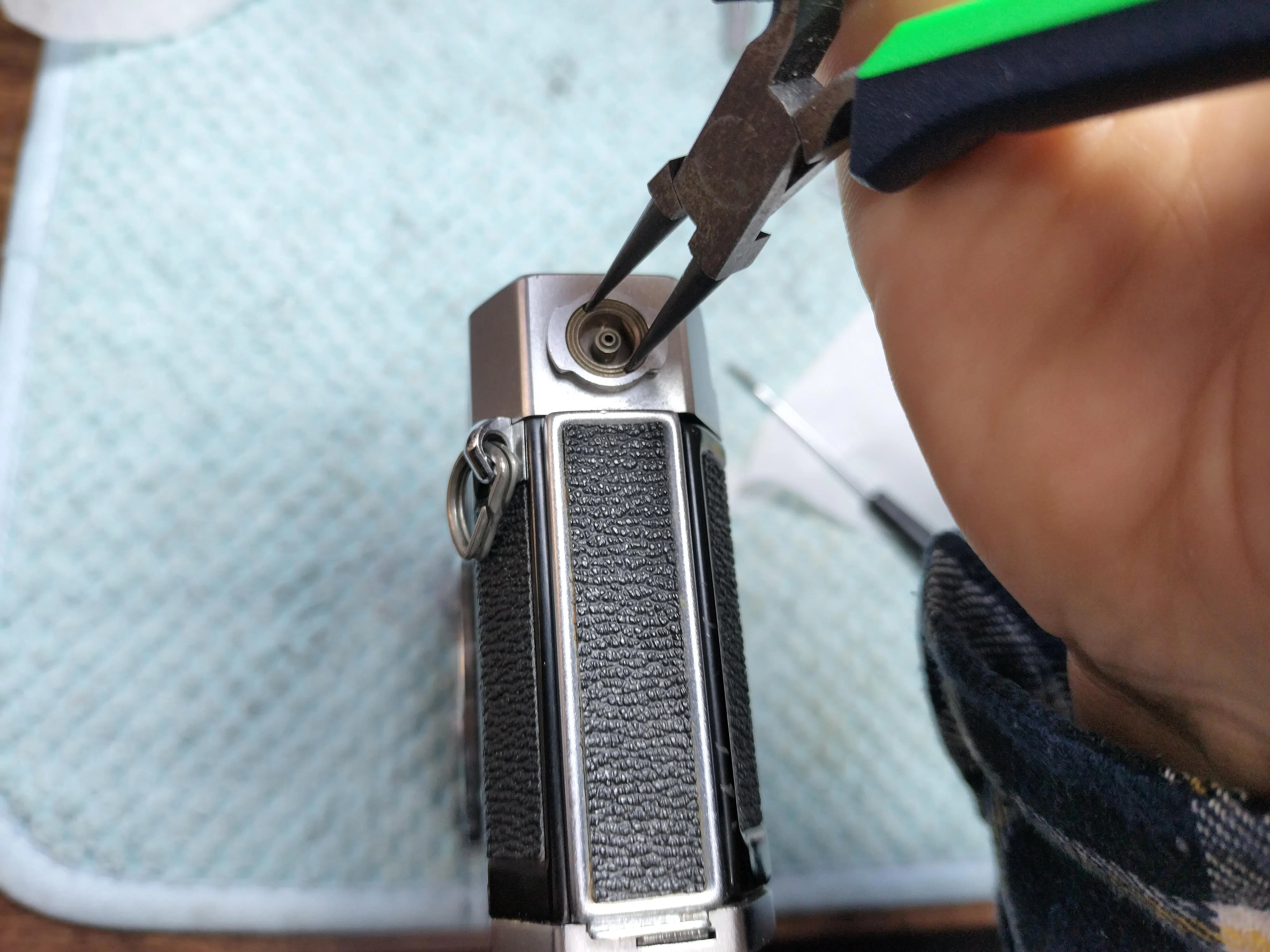 Canon Pの分解｜フィルムカメラ修理のアクアカメラ