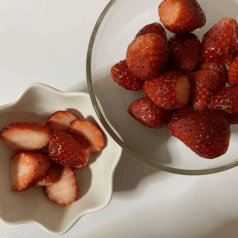 アザラシ♡苺オムレット おはようございます☀ 9月の休業日のお知らせになります！ ご