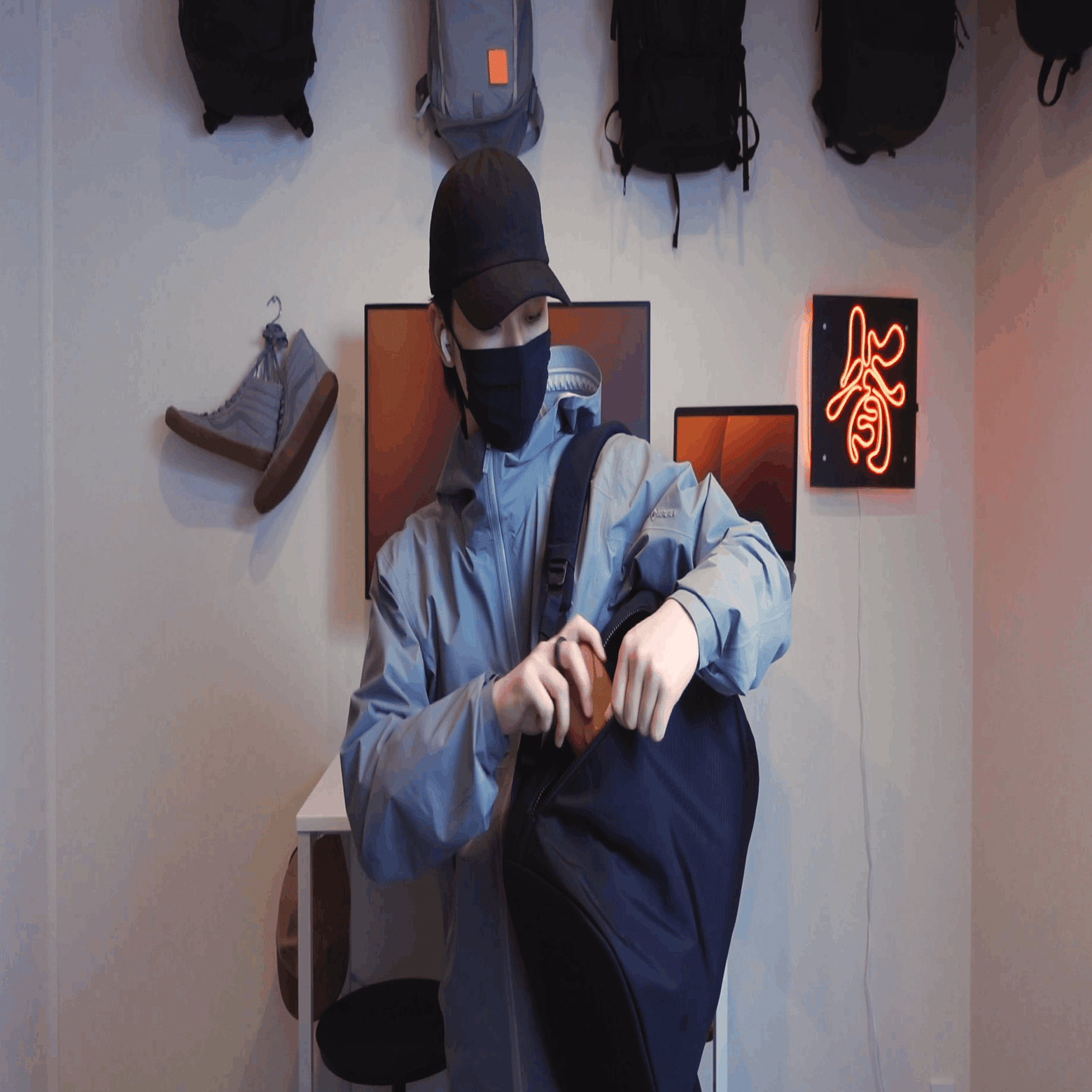 カメラとガジェットの最適収納リュックを発見！kyu daypack レビュー