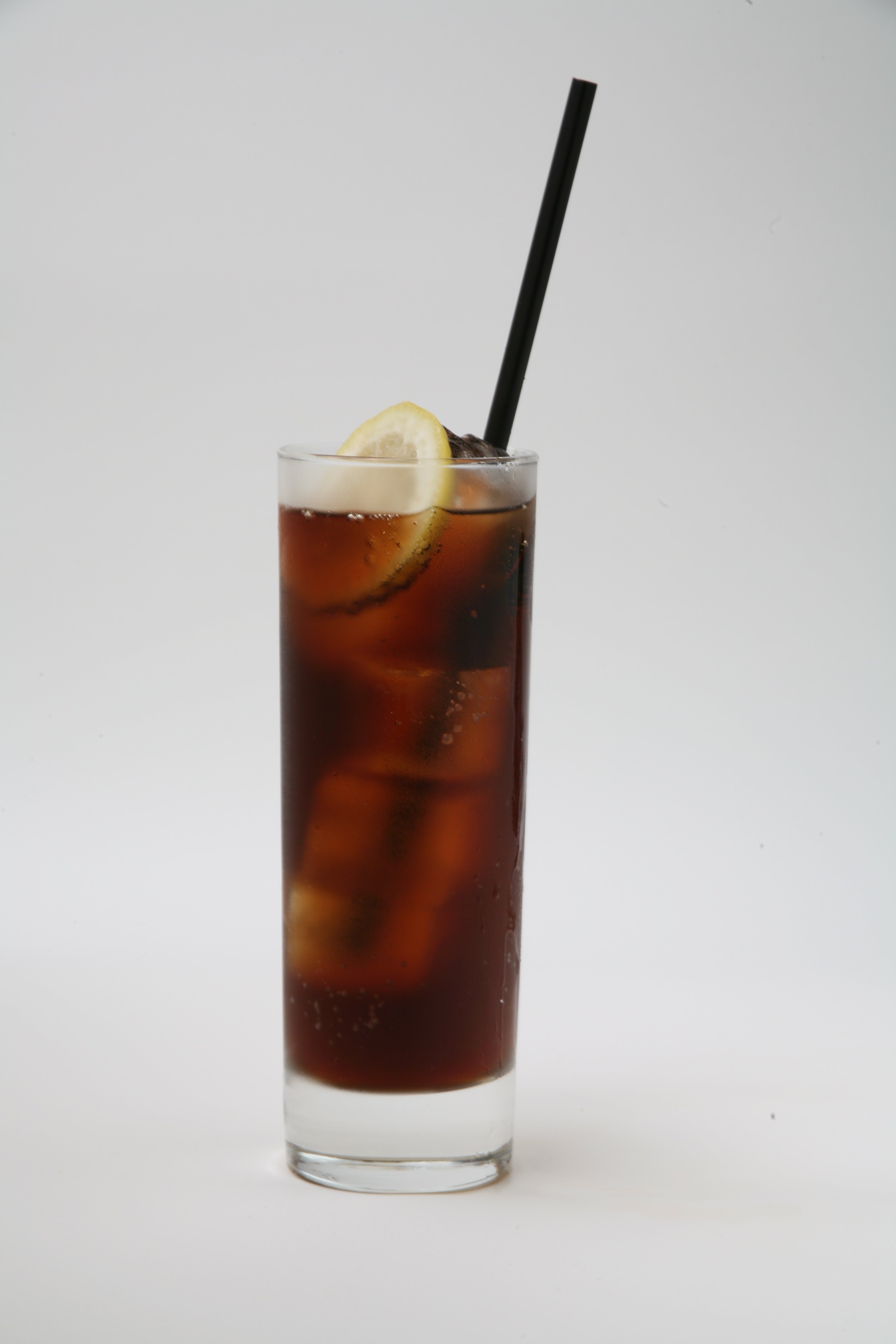 コーラを注ぐ、微妙な頃合い大切｜umephoto｜note