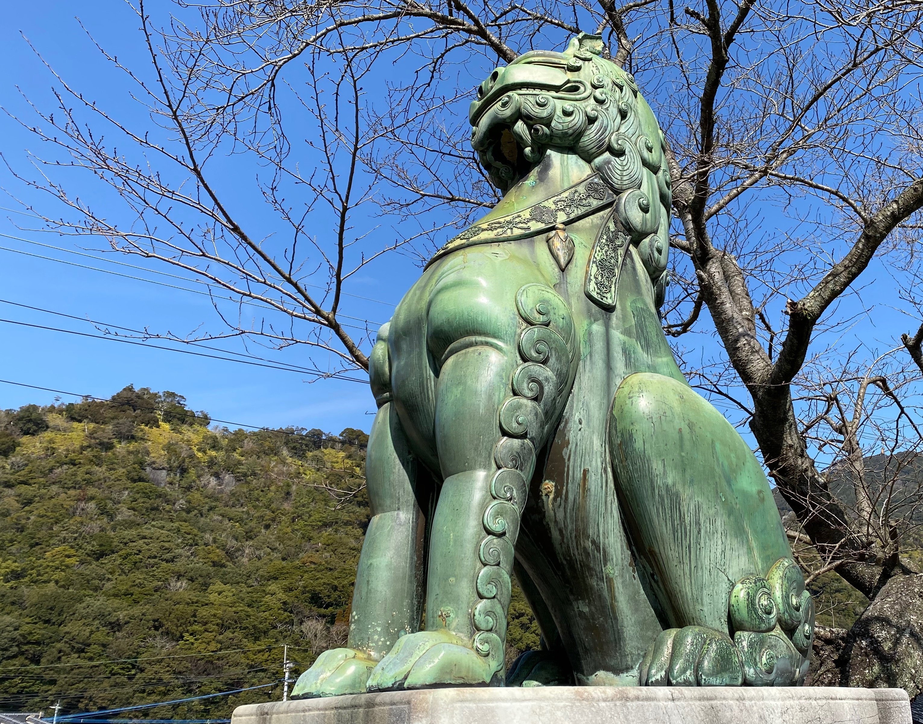 そして淡い青で満たされた神社へ｜sanchi