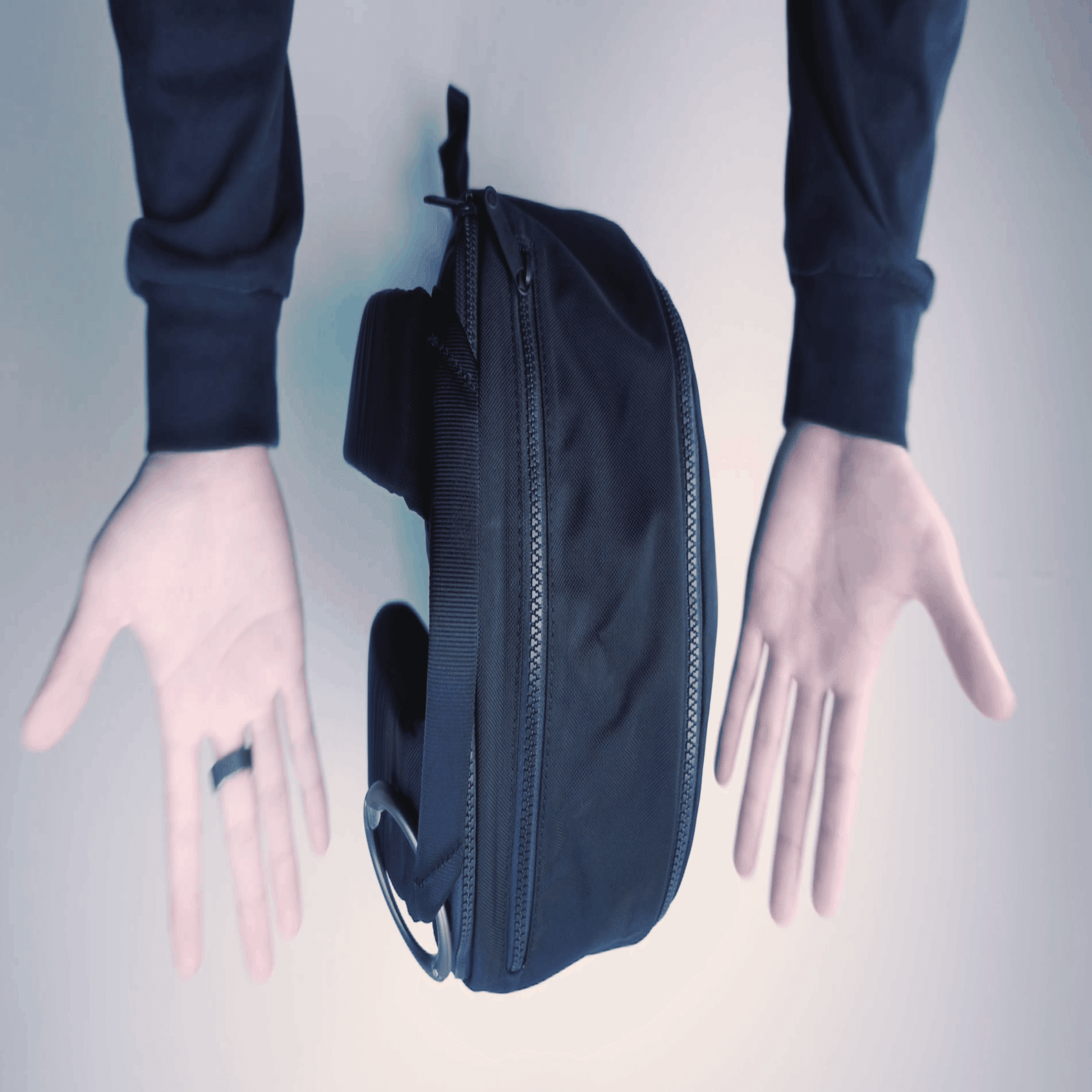 カメラとガジェットの最適収納リュックを発見！kyu daypack レビュー