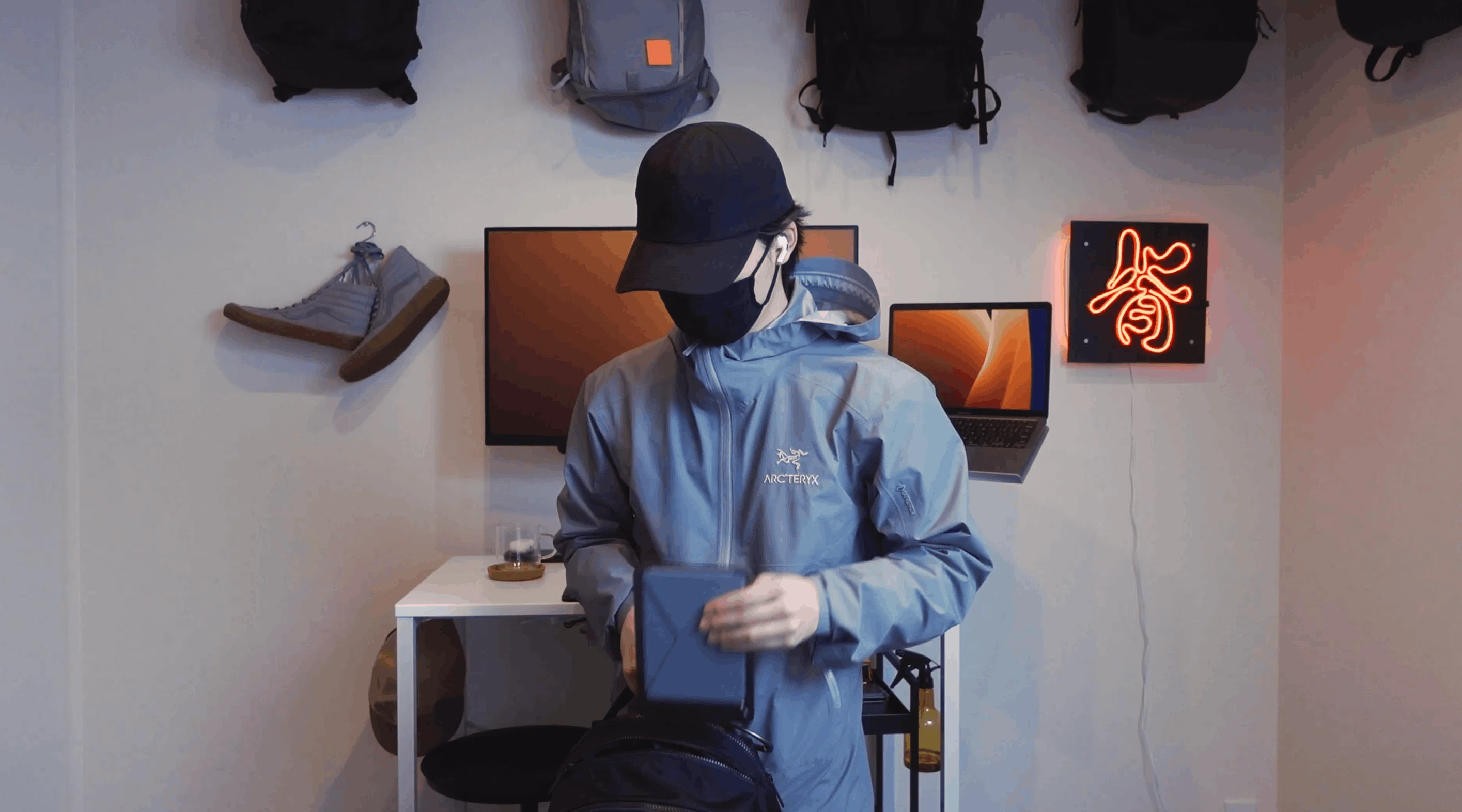 カメラとガジェットの最適収納リュックを発見！kyu daypack レビュー 