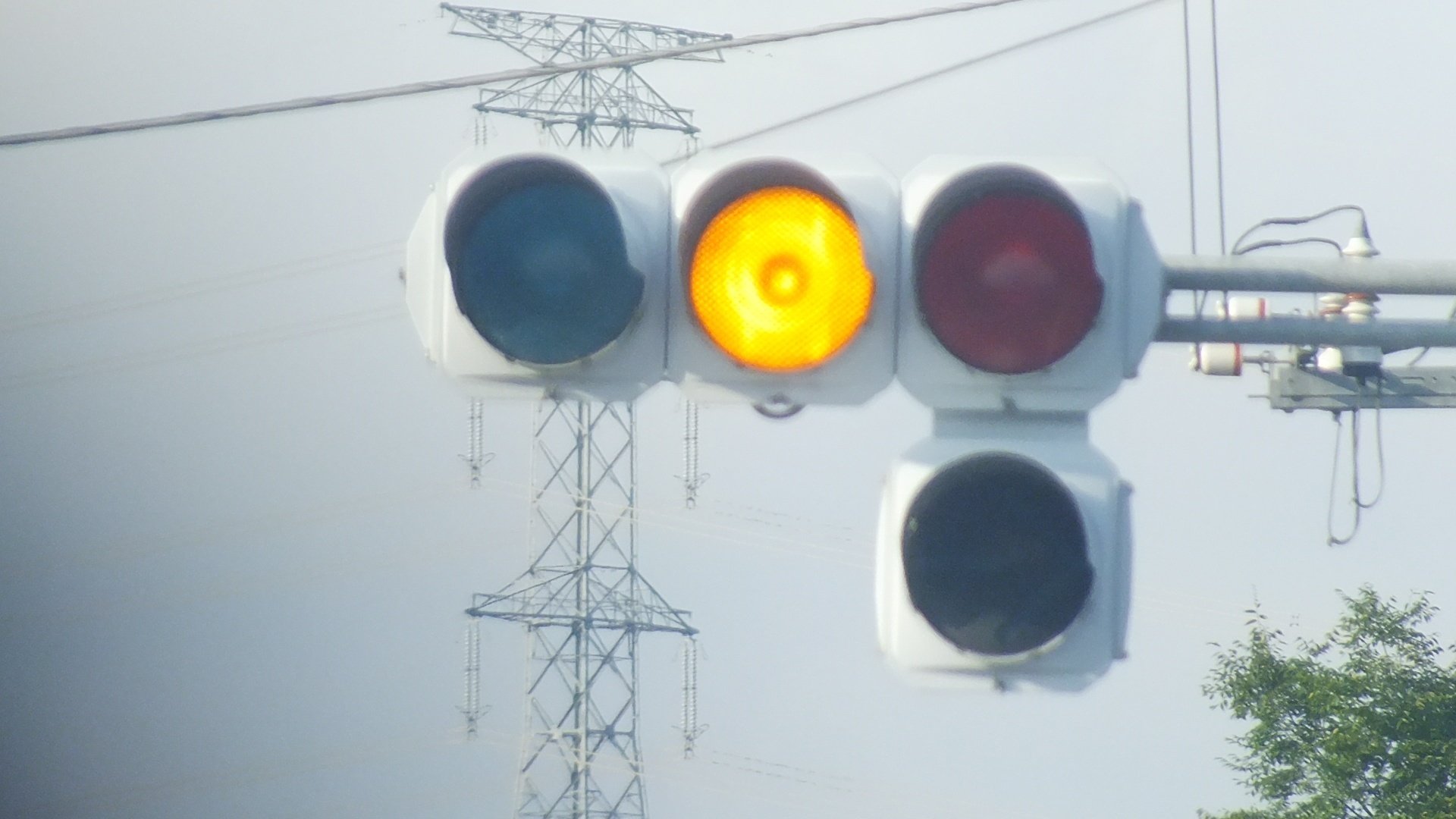 高崎市吉井町岩崎にある小糸A型ブツブツレンズ300㎜浅フードと日信セパ