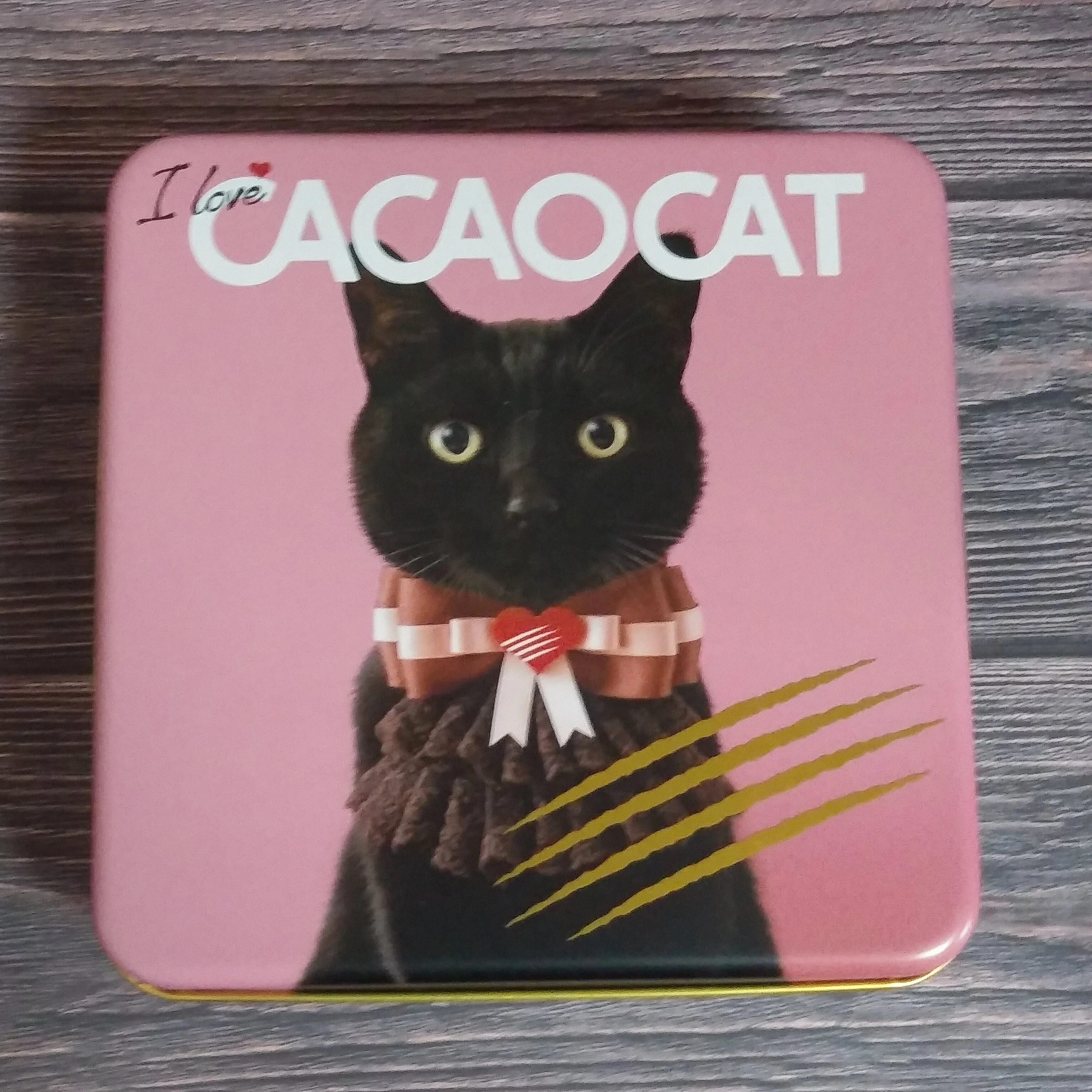 黒猫チョコ 様@KC x 3 黒猫のチョコはいかが？｜三谷乃亜