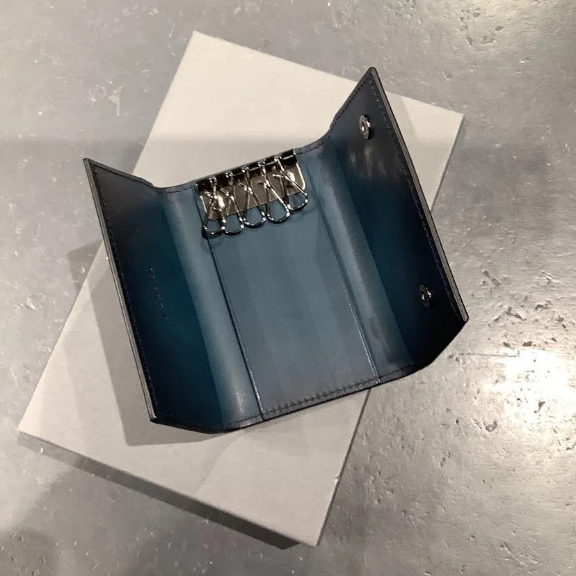yuhaku レザーキーケース YEV170 BLU ブルーグラデーション