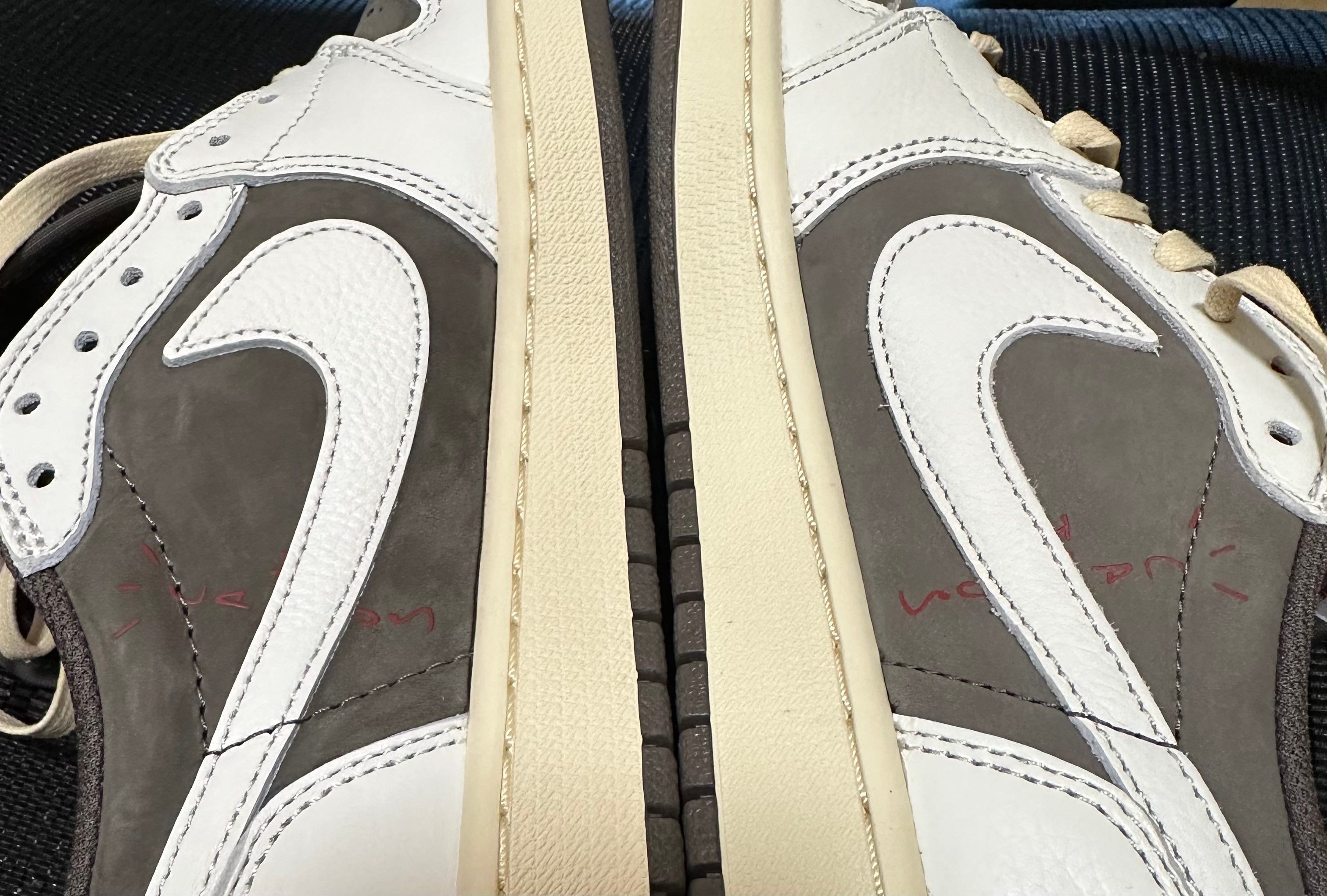 Air Jordan1 Low × Travis Scott 