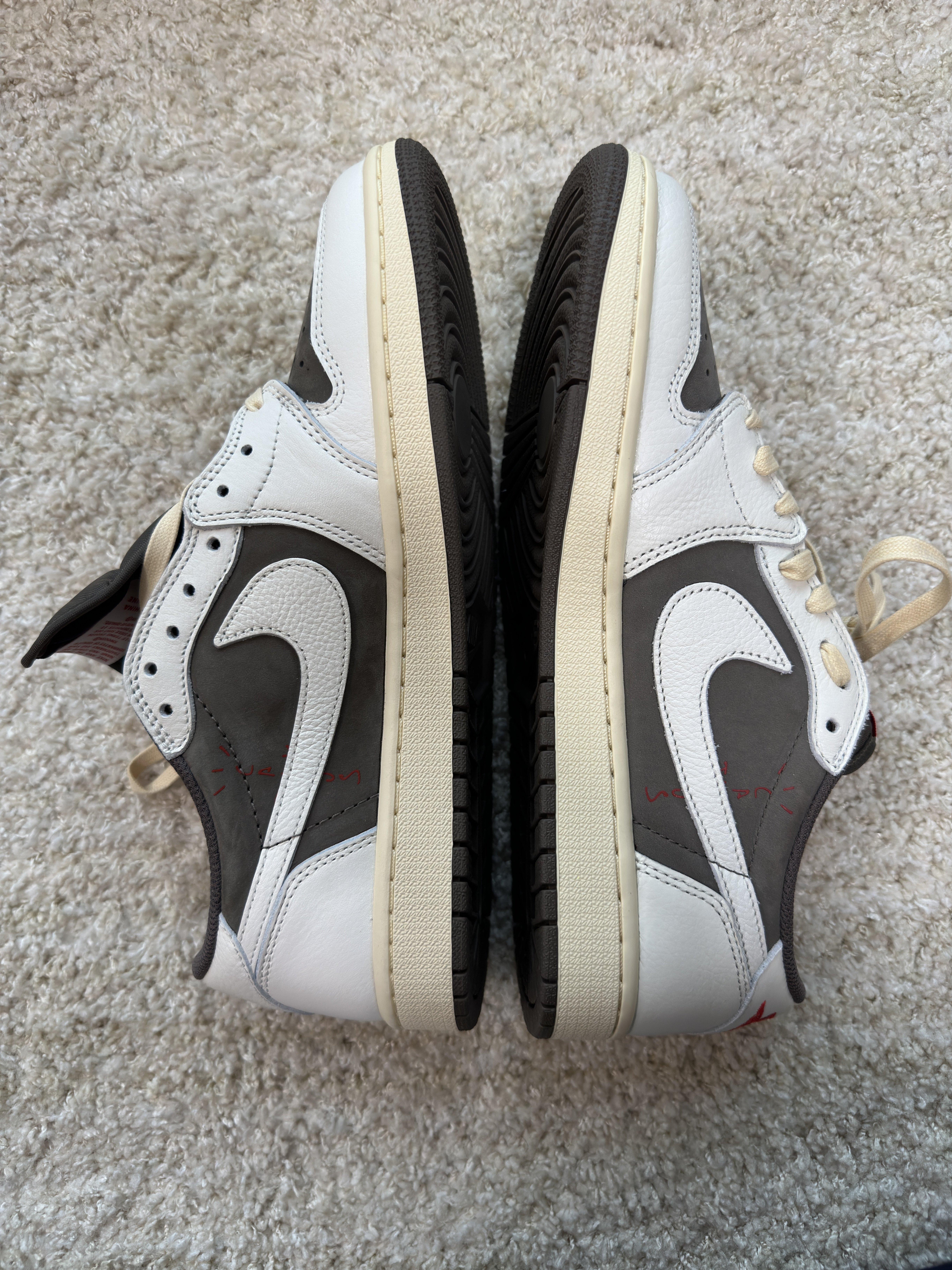 Air Jordan1 Low × Travis Scott 