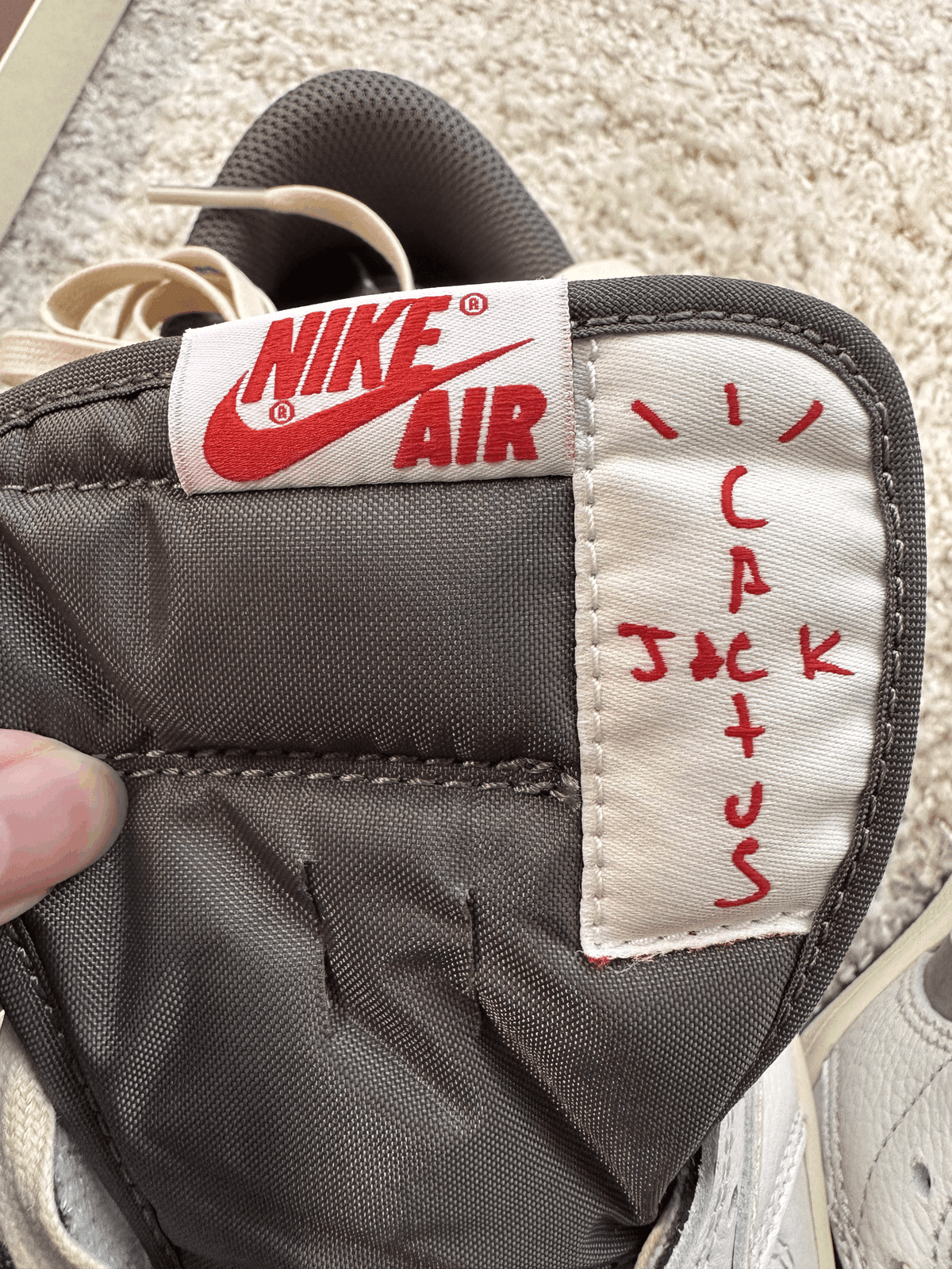 【入手困難!!】ナイキ ✈︎刺繍 travis Scott着用 センターロゴ 入手困難!!】ナイキ ✈︎刺繍 travis Scott着用 センターロゴ メンズ