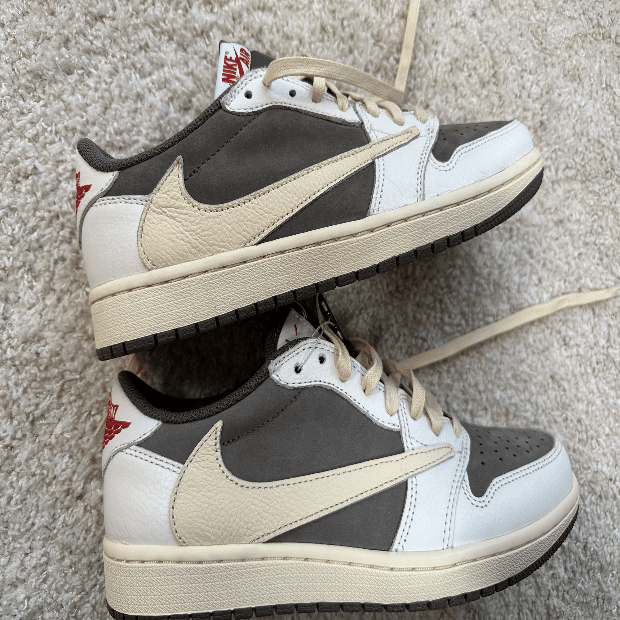 Air Jordan1 Low × Travis Scott 