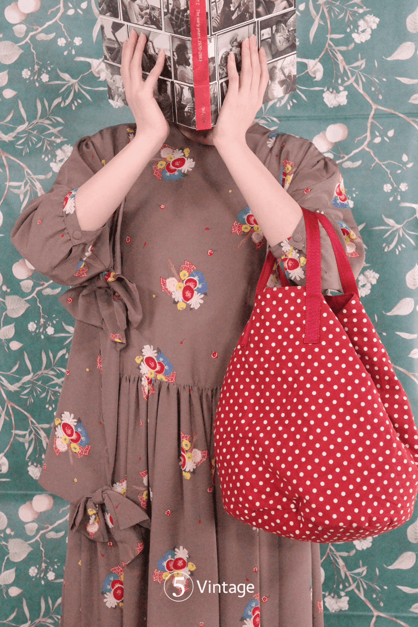 新品】インゲボルグ 取り外し可能の可愛いフリルリボンが付いた 年取っ  