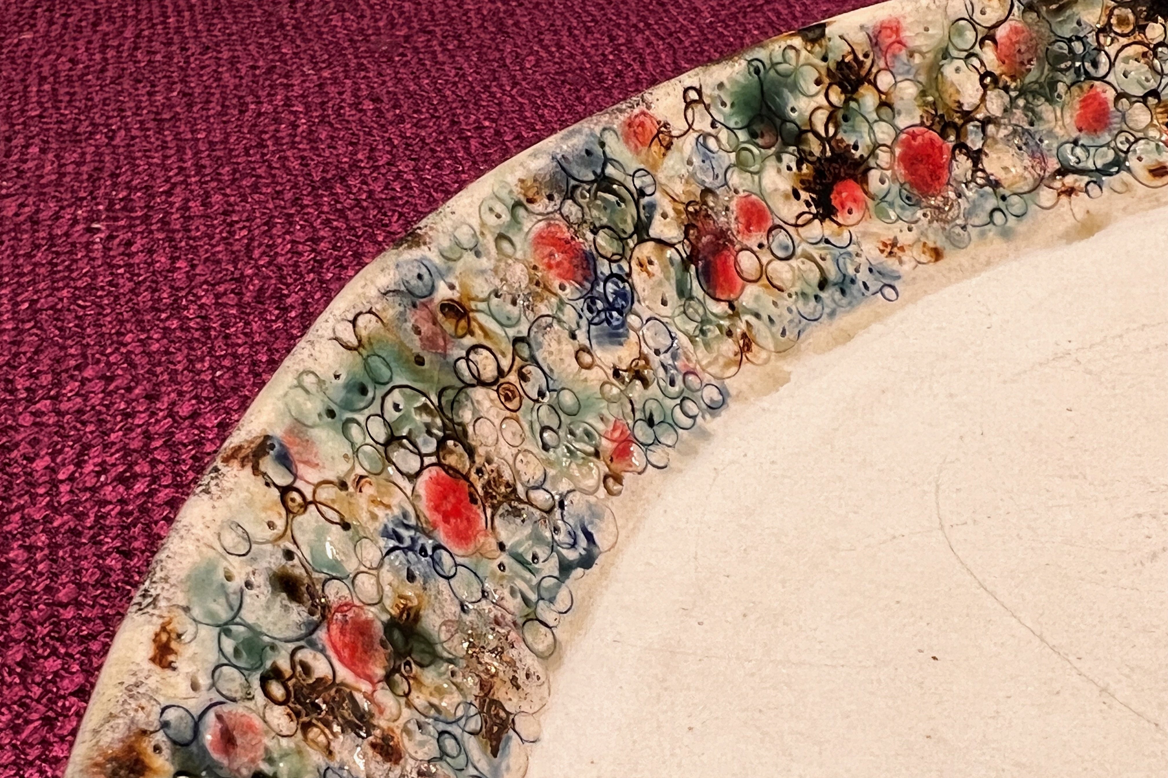 一目で魅せられた螢窯(じんじんよう)の花珊瑚の皿 （沖縄 大宜味村