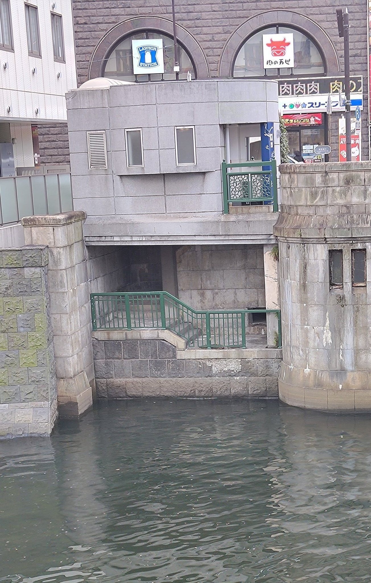 永久保存版】超芸術トマソンを知っているか｜書店員VTuber 諸星めぐる